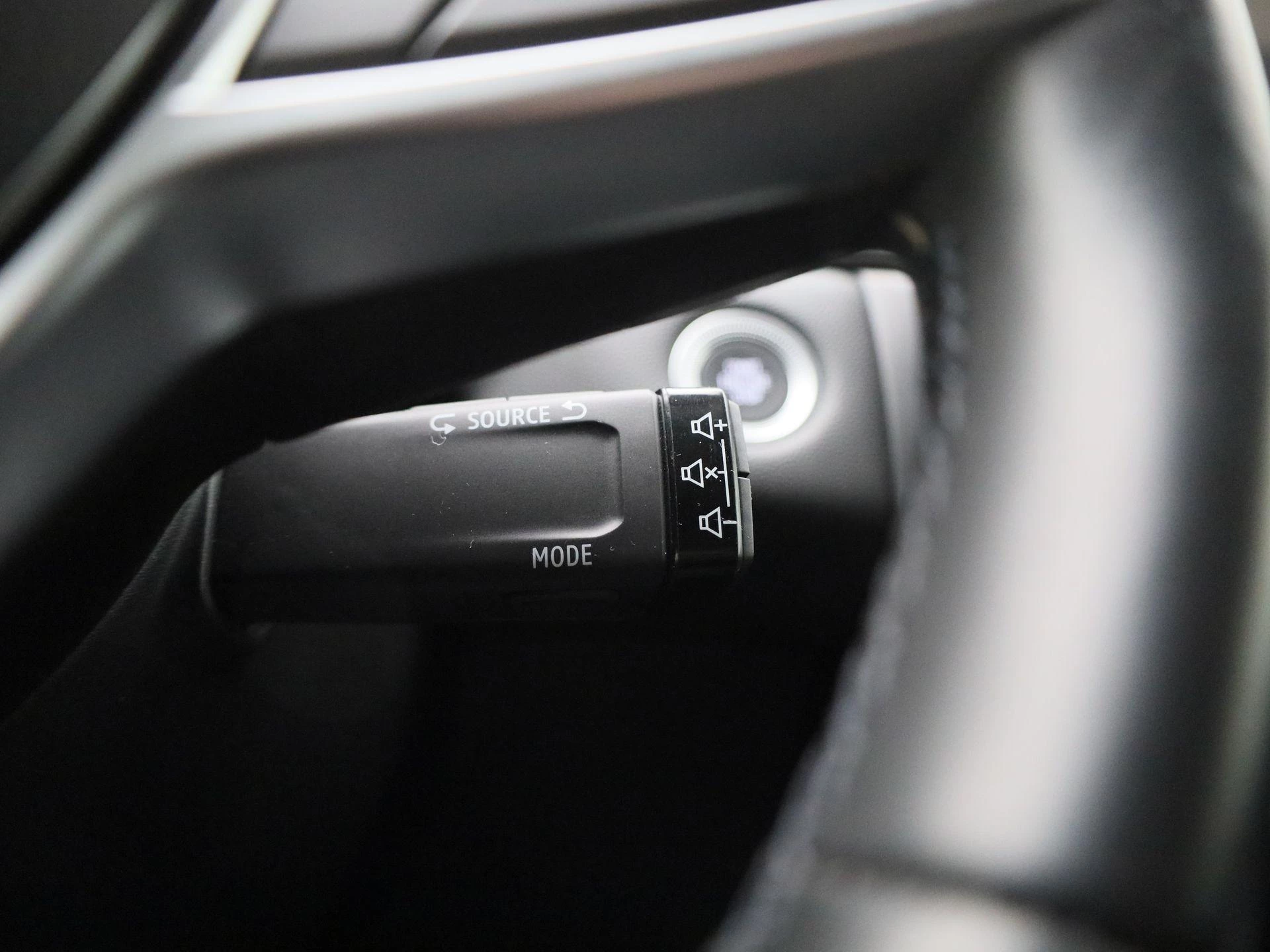 Renault-Captur-image-19