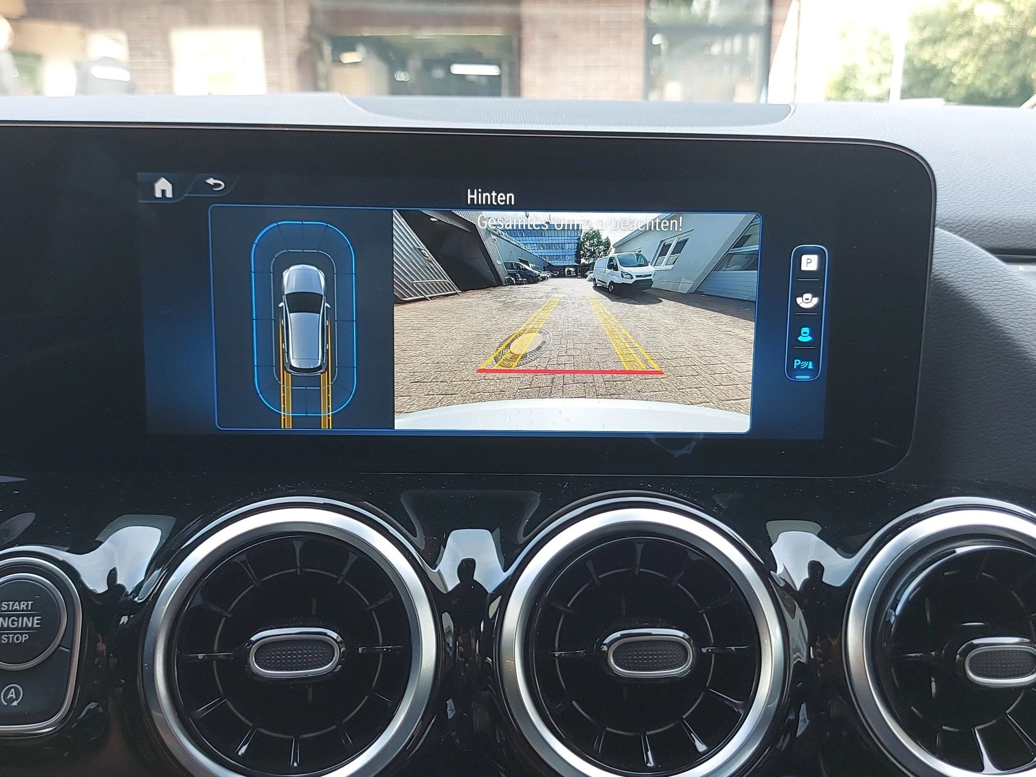 Mercedes-Benz-B-Klasse-image-24