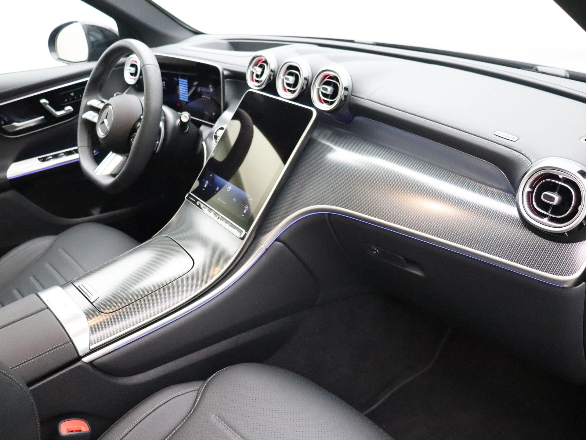 Mercedes-Benz-GLC-image-26