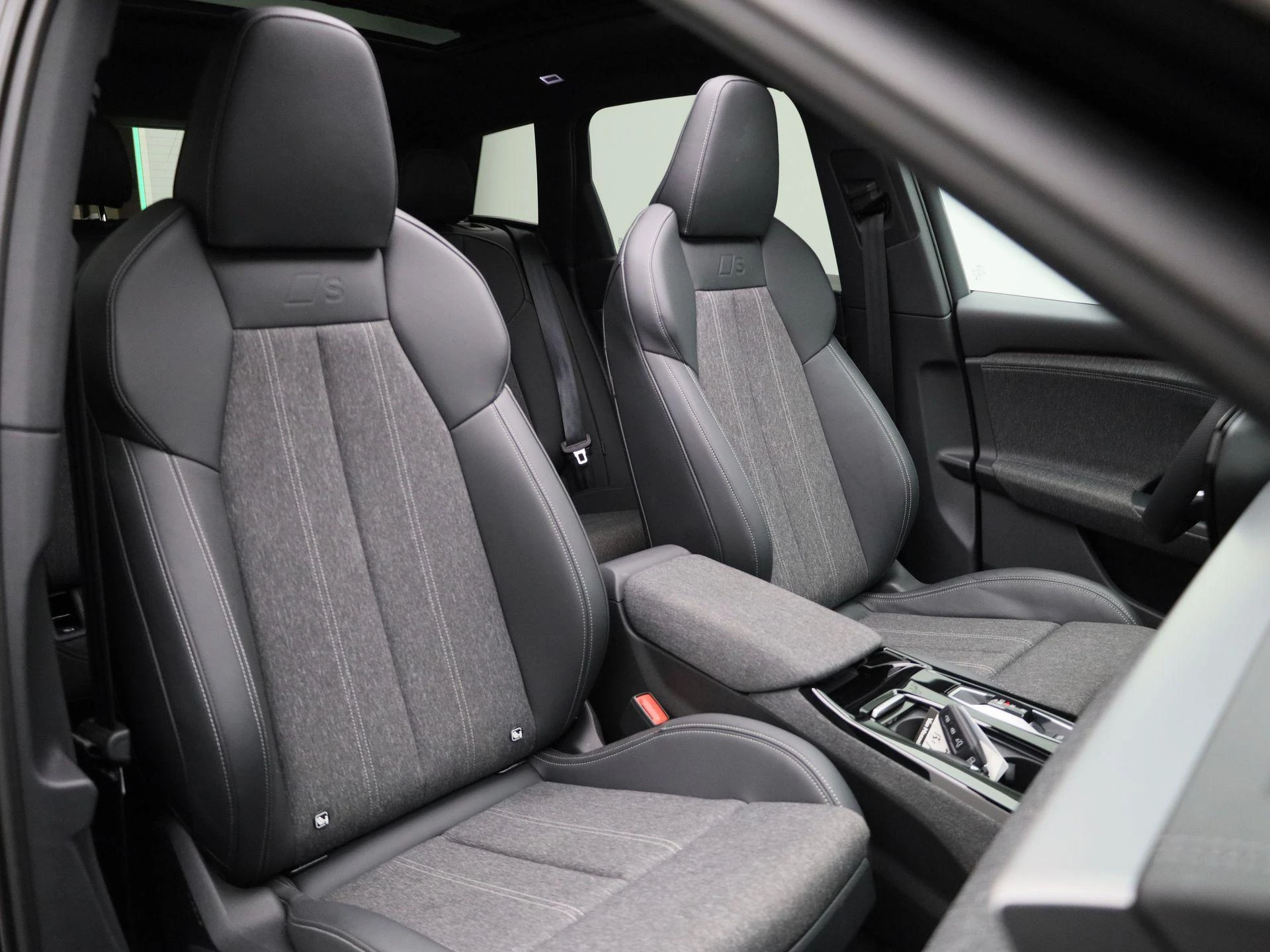 Audi-Q6 e-tron-image-46