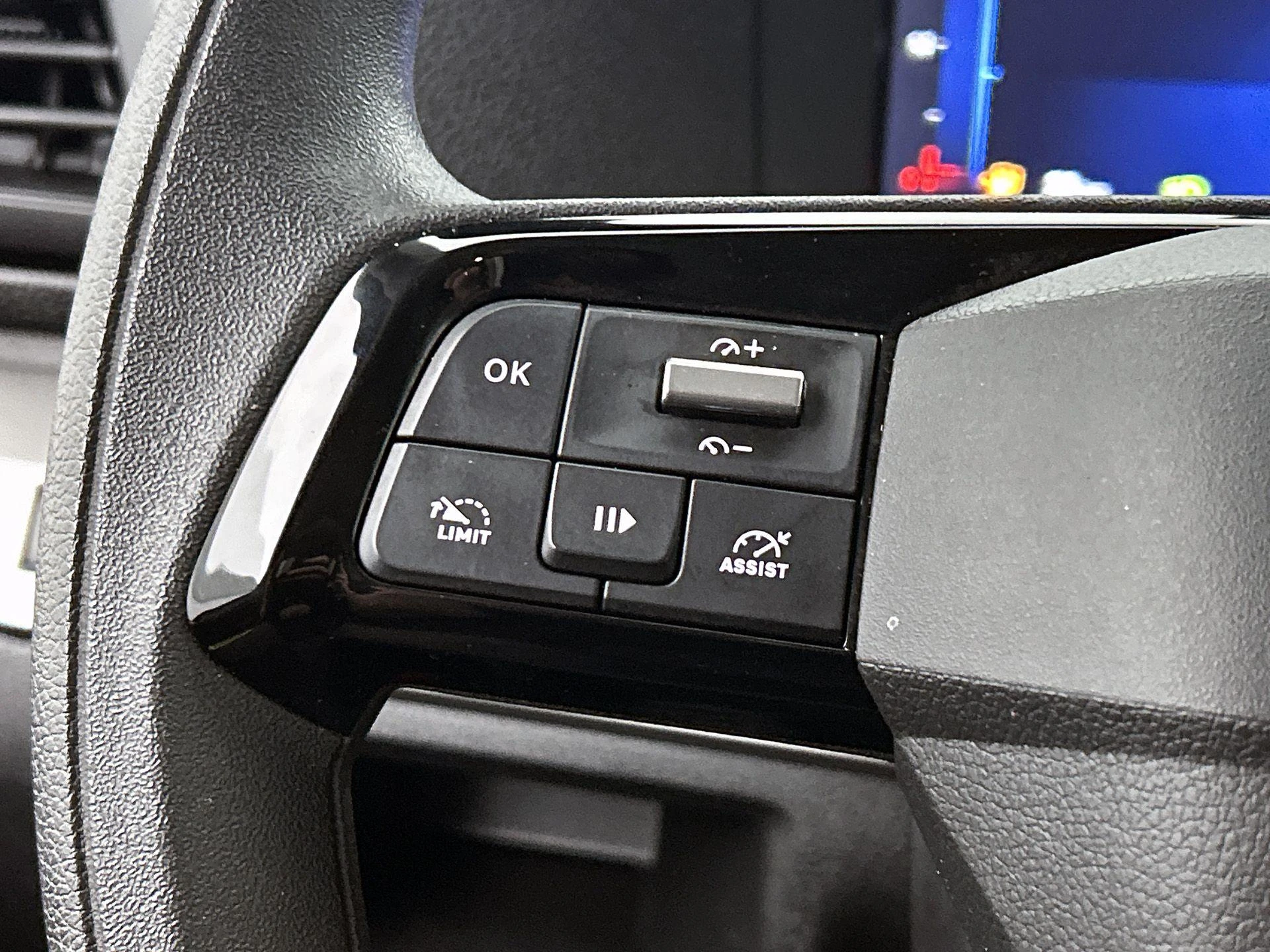 Opel-Vivaro-image-5