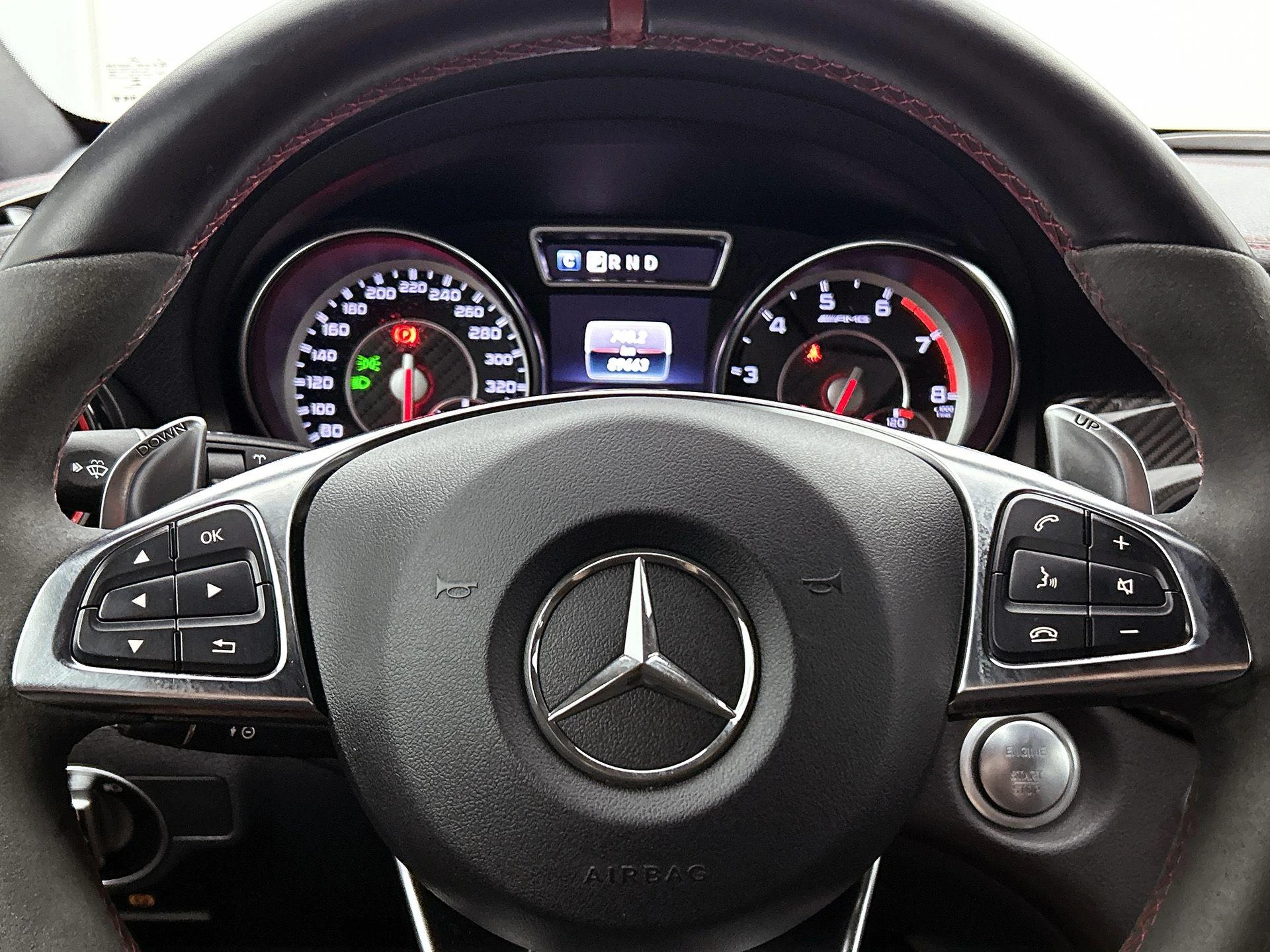 Mercedes-Benz-GLA-image-37