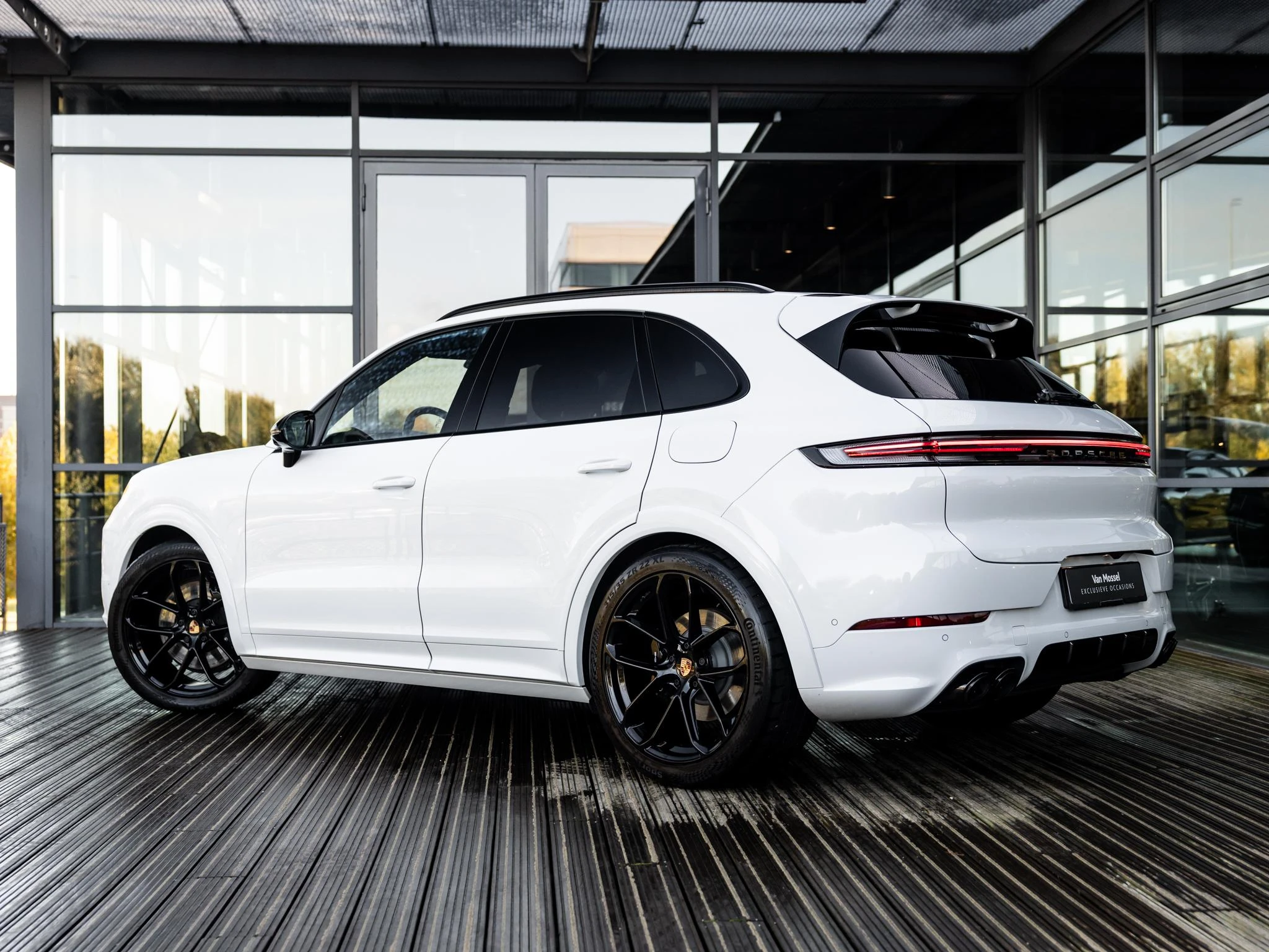 Porsche-Cayenne-image-3