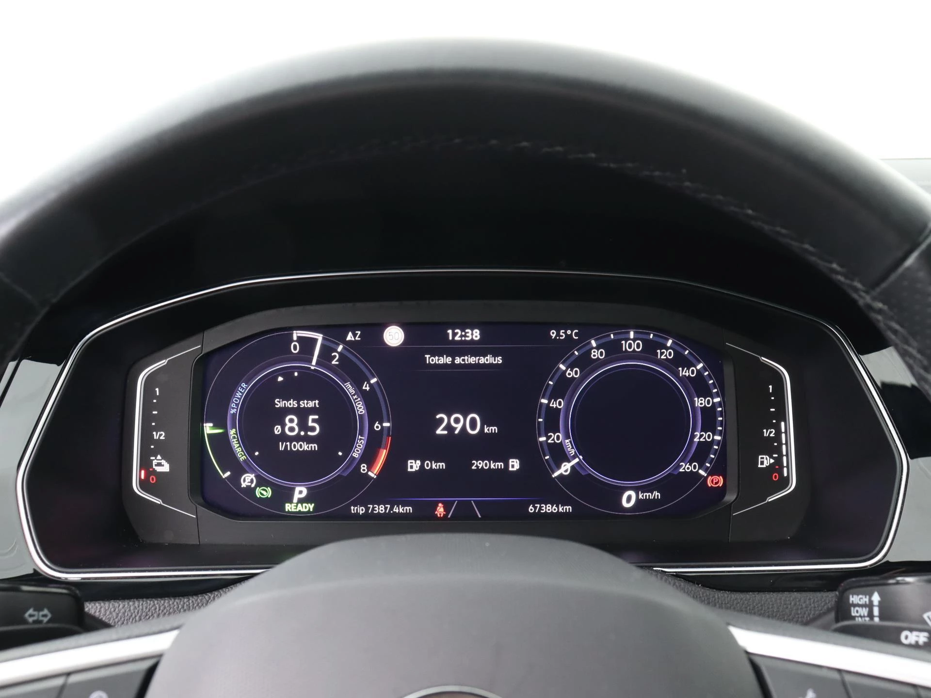 Volkswagen-Passat-image-18