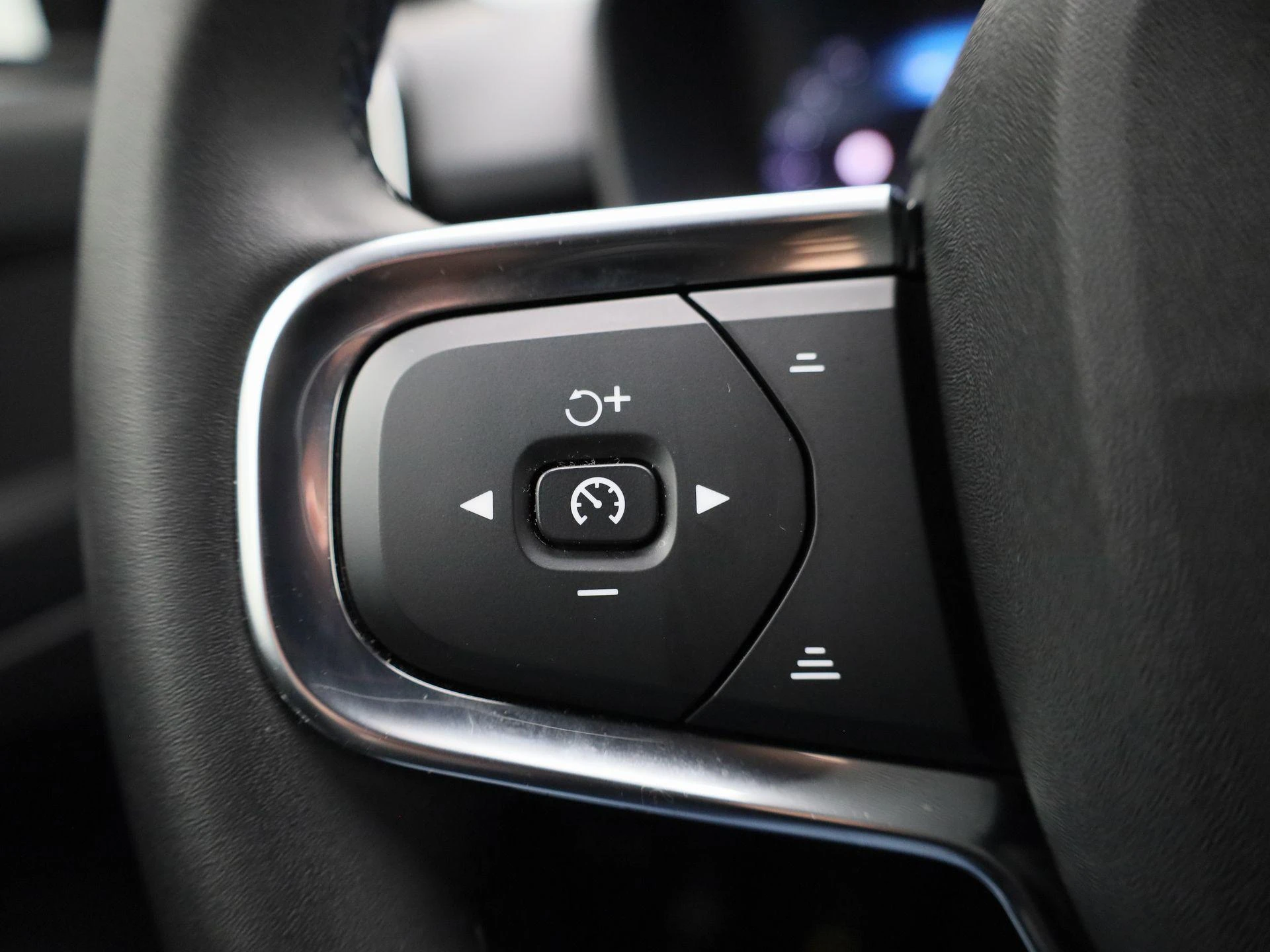 Volvo-XC40-image-18