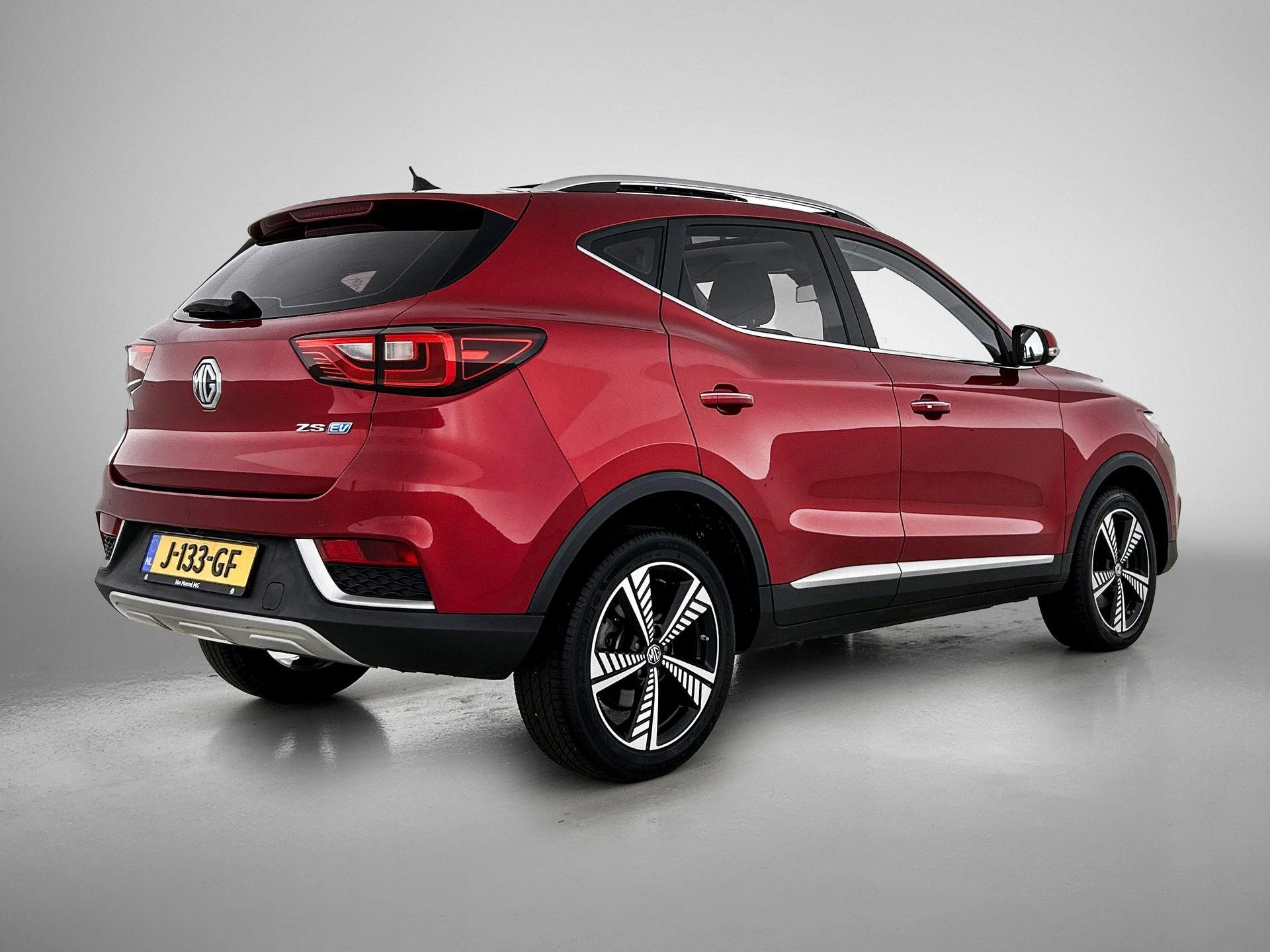 MG-ZS EV-image-3
