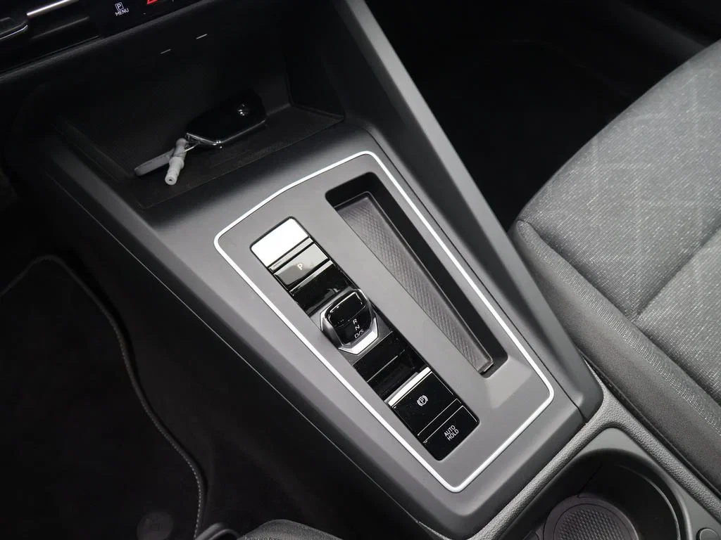 Volkswagen-Golf-image-15