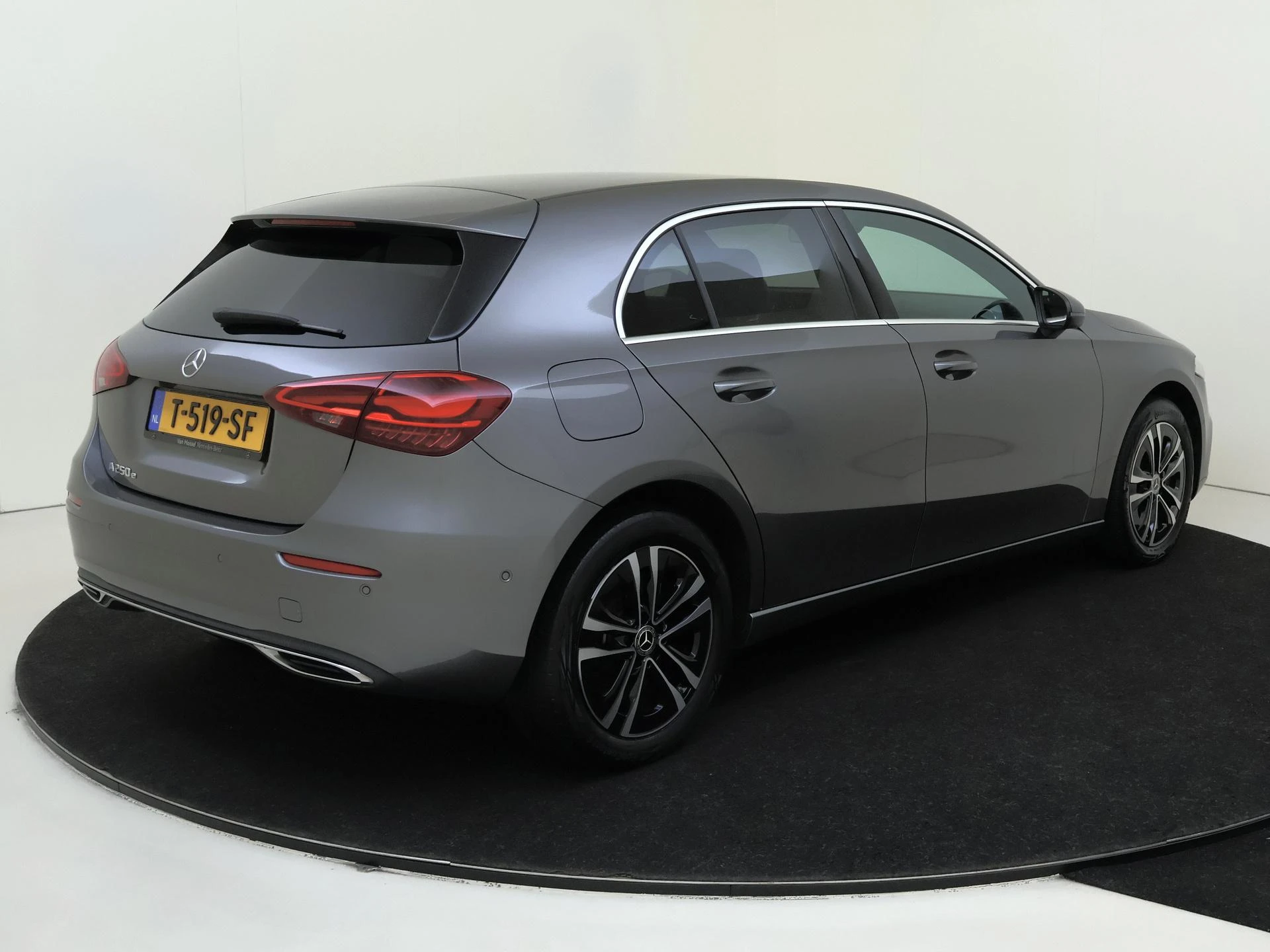 Mercedes-Benz-A-Klasse-image-3
