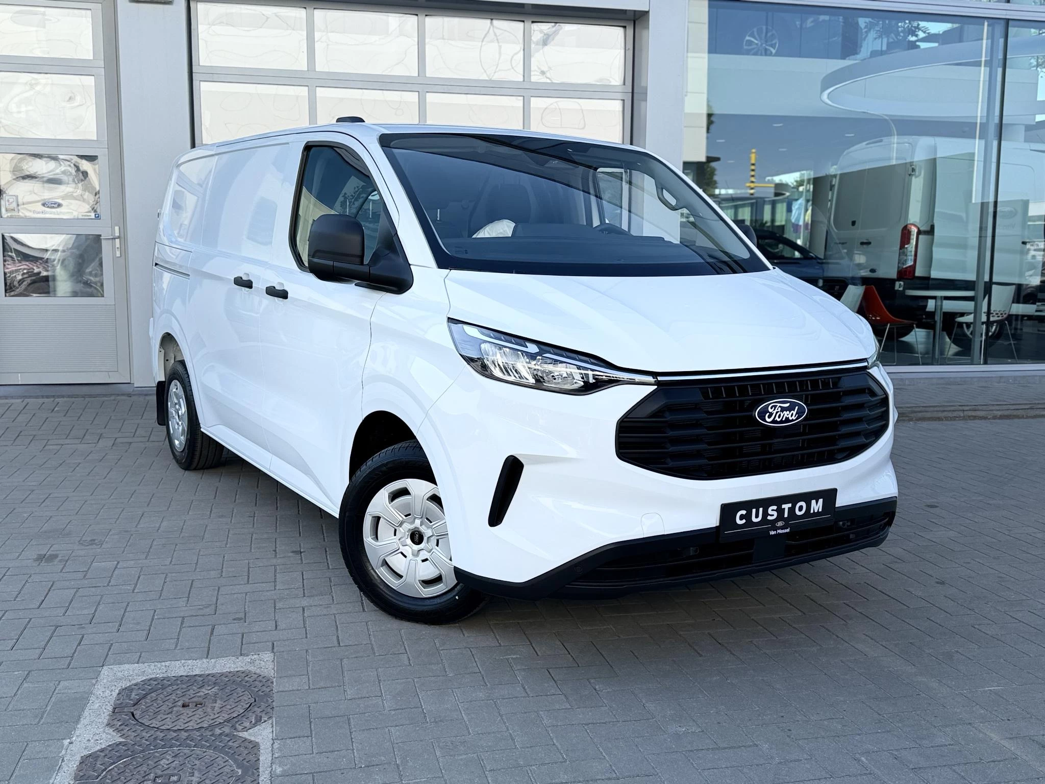 Ford-Transit Custom-image-2