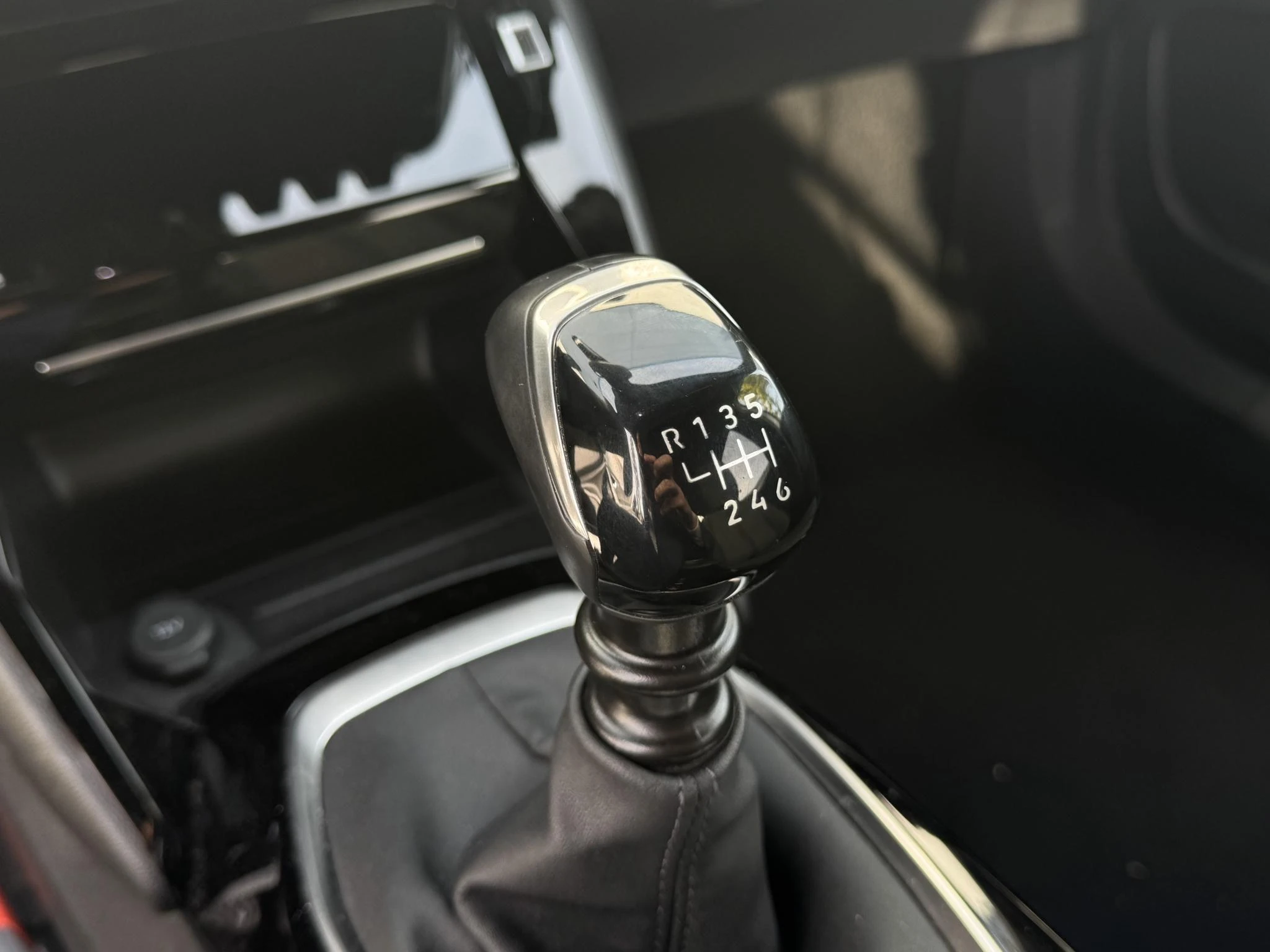 Peugeot-2008-image-16