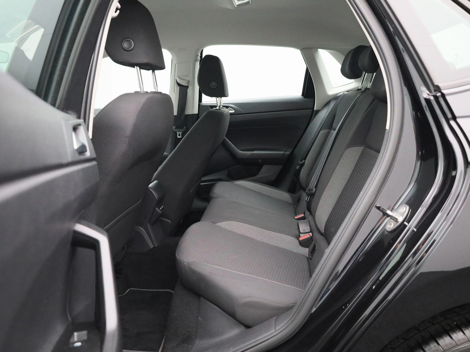 Volkswagen-Polo-image-11