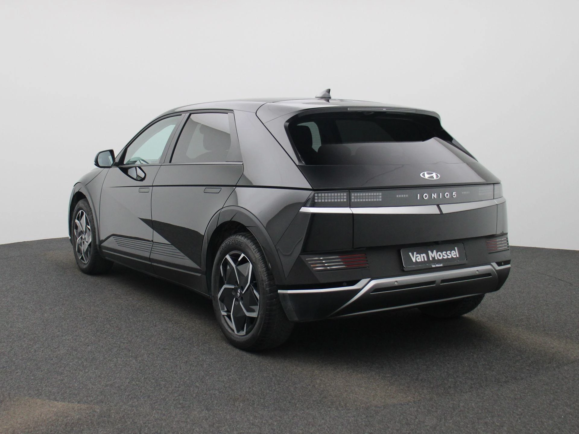 Hyundai-IONIQ 5-image-1