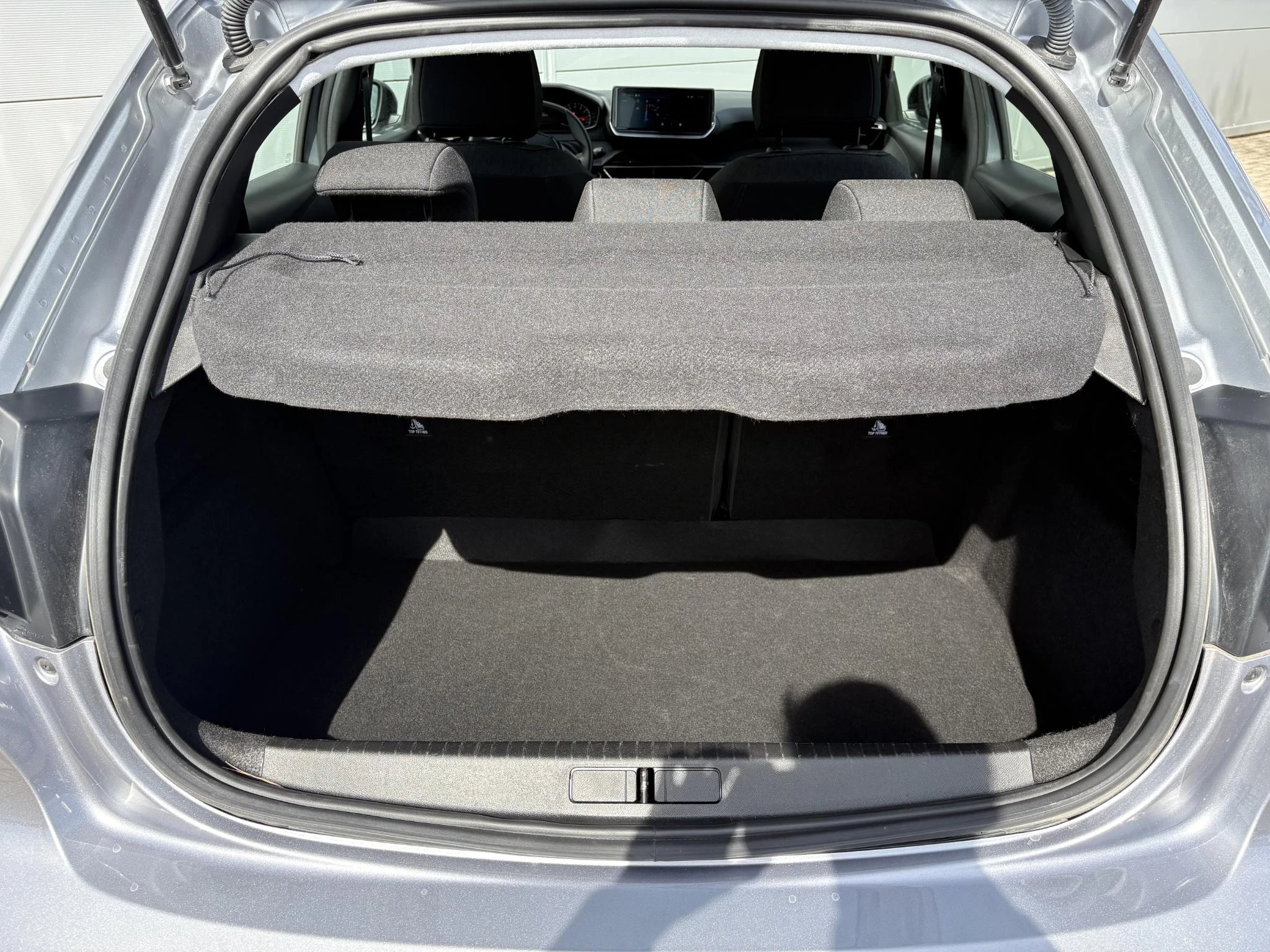 Peugeot-208-image-18