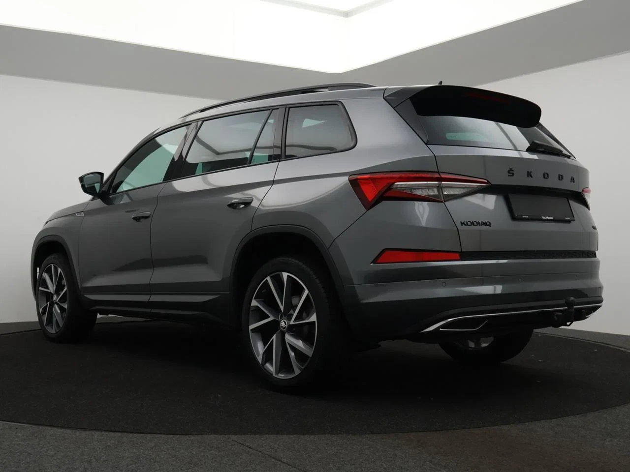 Škoda Kodiaq Kodiaq 2.0TSI 4x4 Sportline 190PK *AUTOMAAT*PANODAK*7 ZITPLAATSEN*TREKHAAK*LEDER*ALCANTARA*SPORTZETELS*CAMERA*CRUISE*PDC*...*
