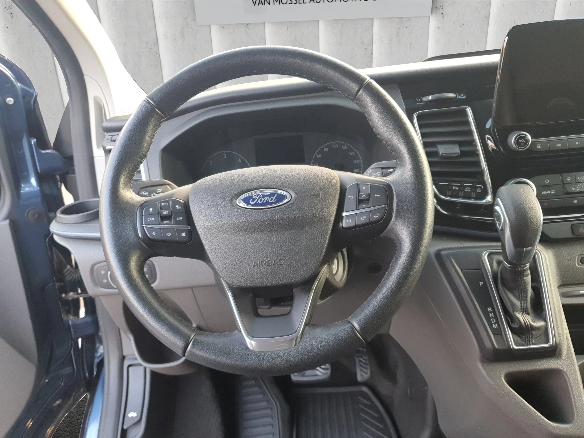 Ford-Tourneo Custom-image-9