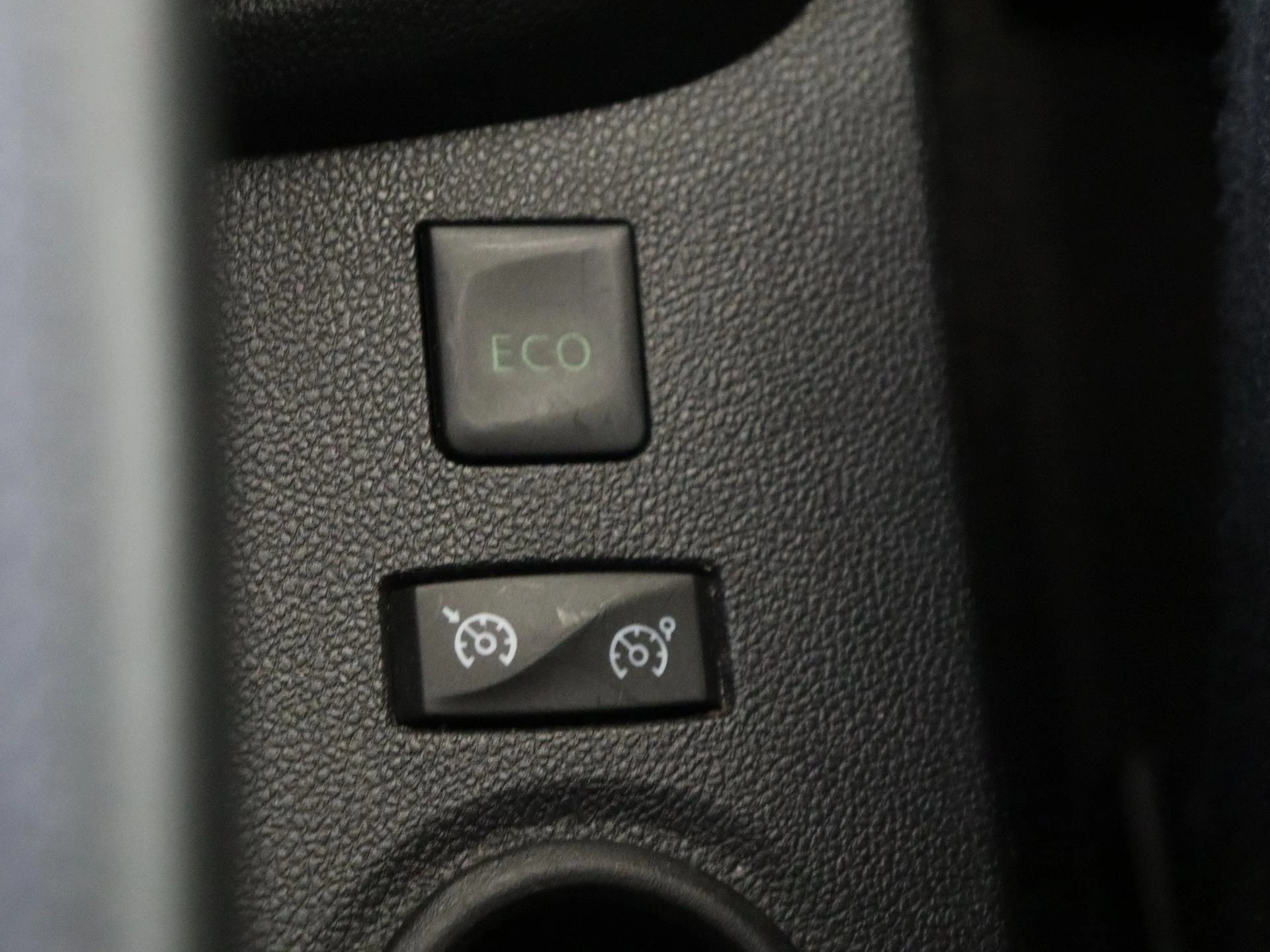 Renault-Captur-image-24