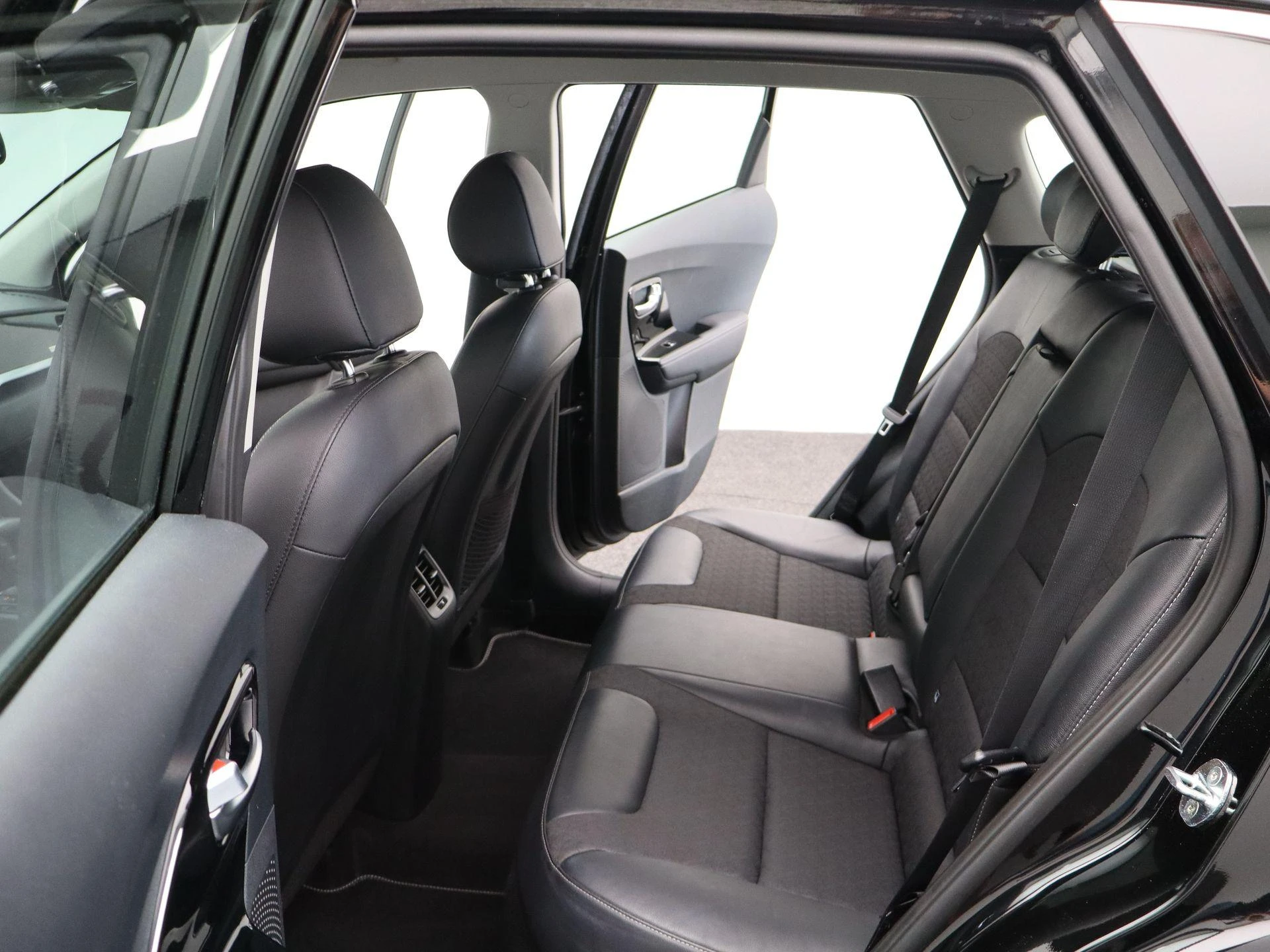 Kia-Niro-image-11