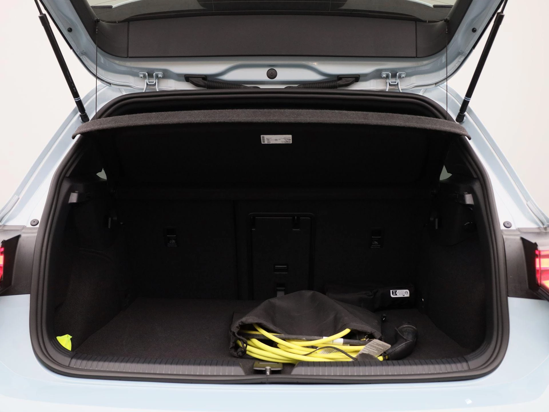 Volkswagen-Golf-image-13