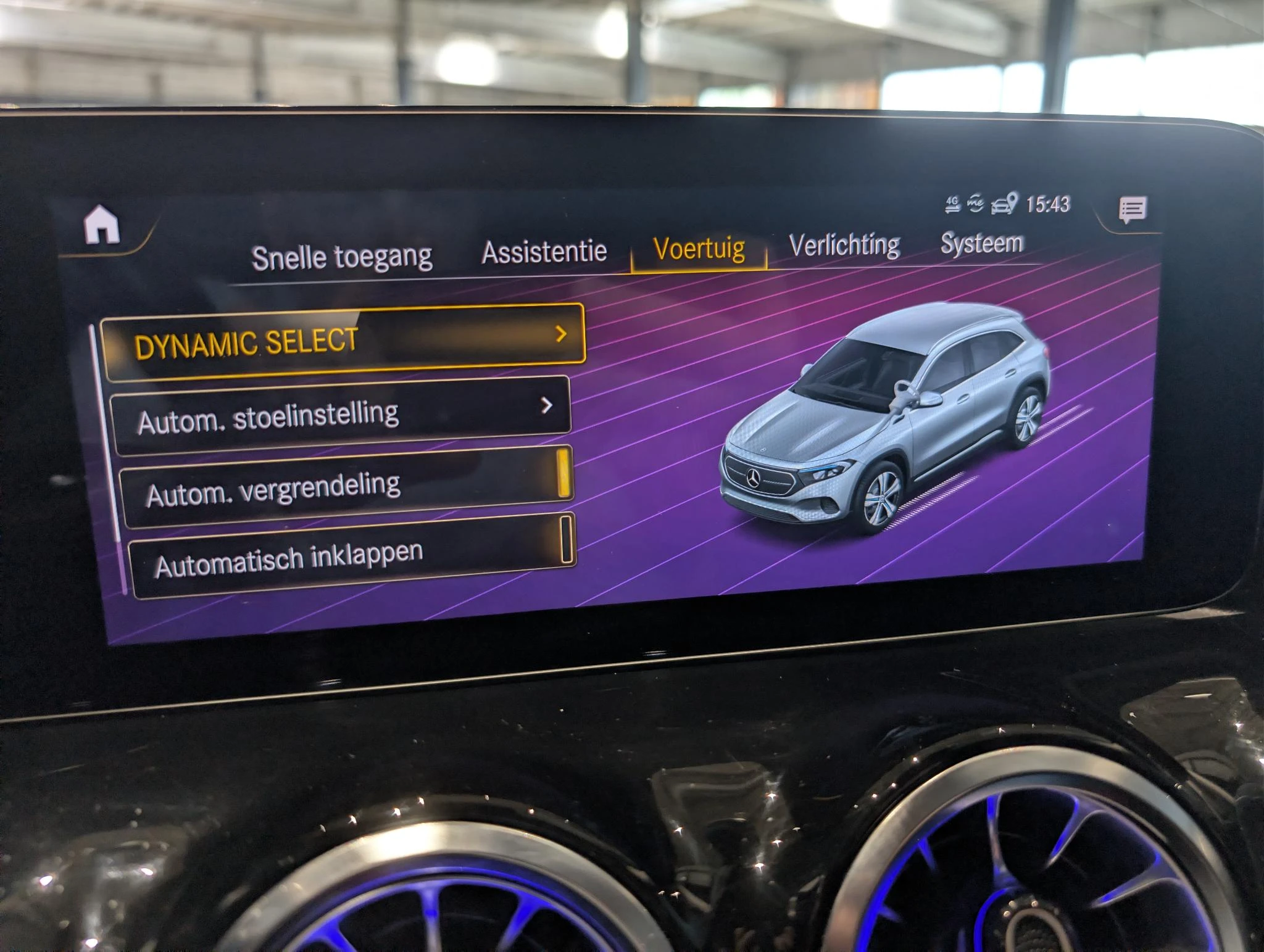 Mercedes-Benz-EQA-image-31