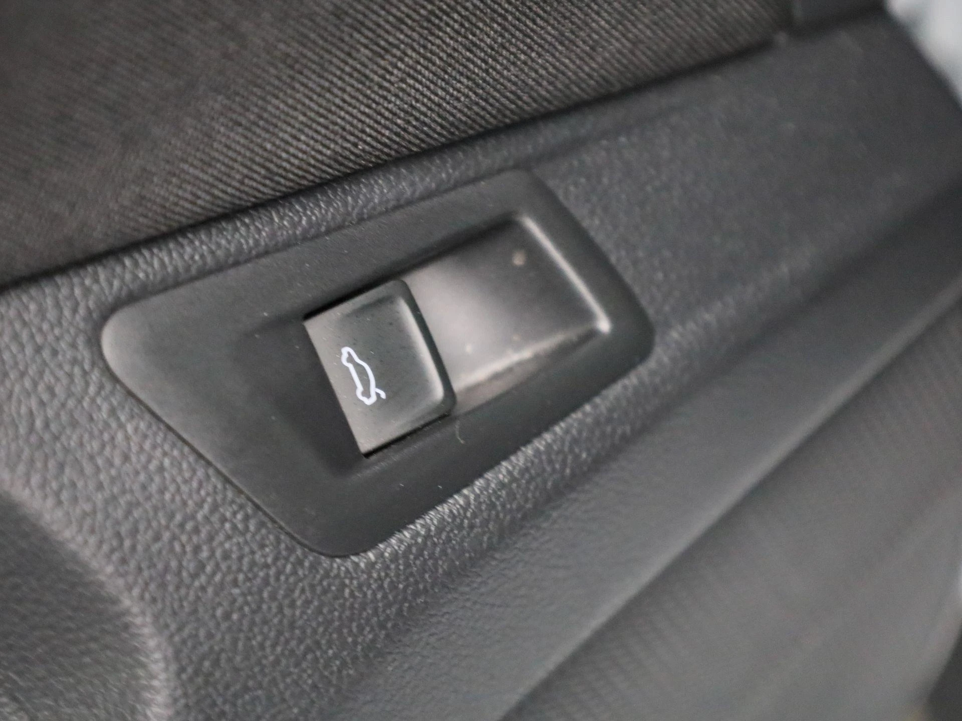 Volkswagen-T-Roc-image-29