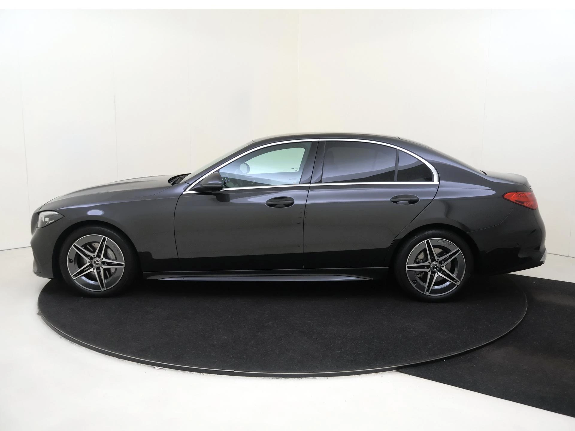 Mercedes-Benz-C-Klasse-image-7