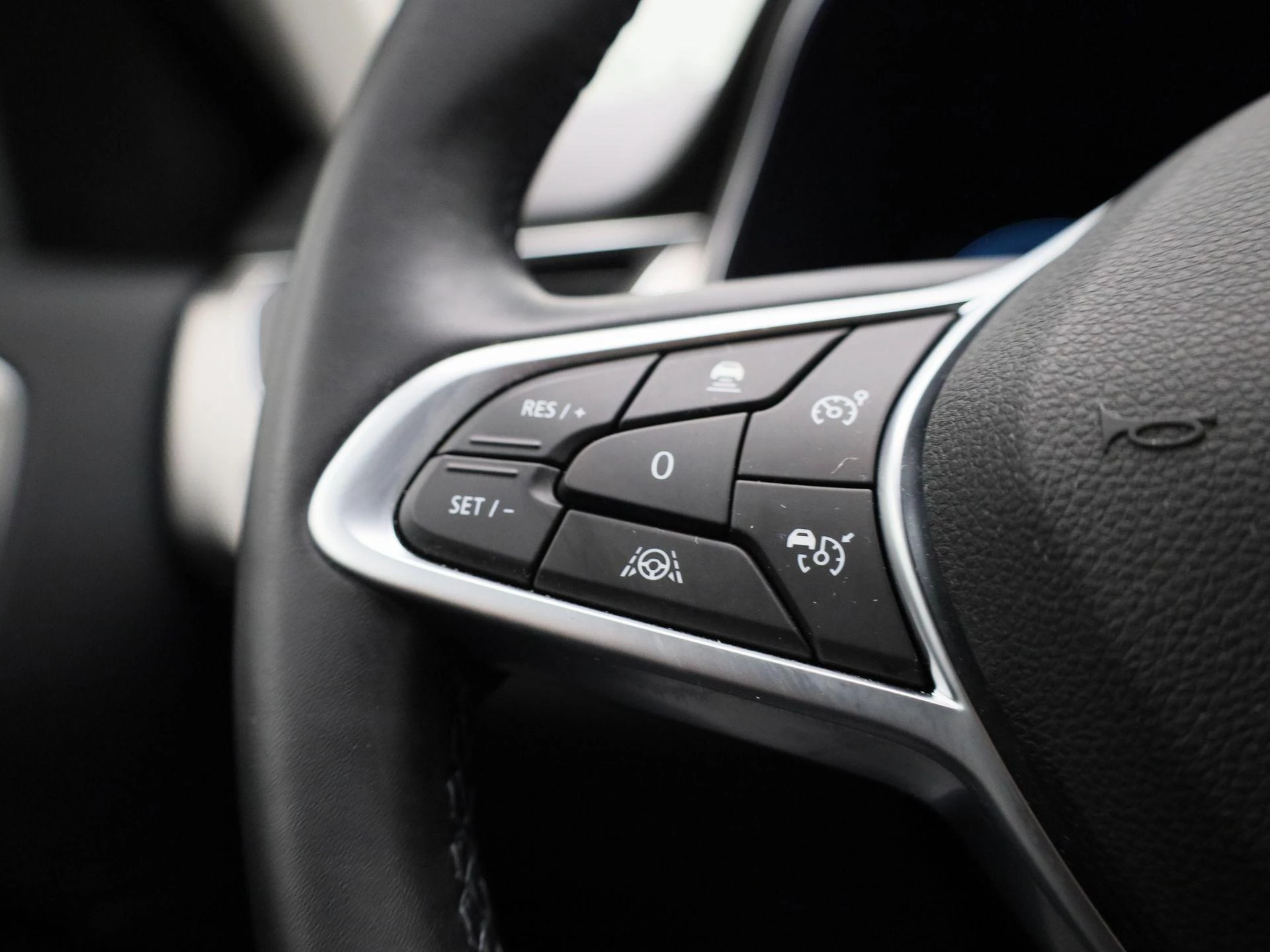 Renault-Arkana-image-18