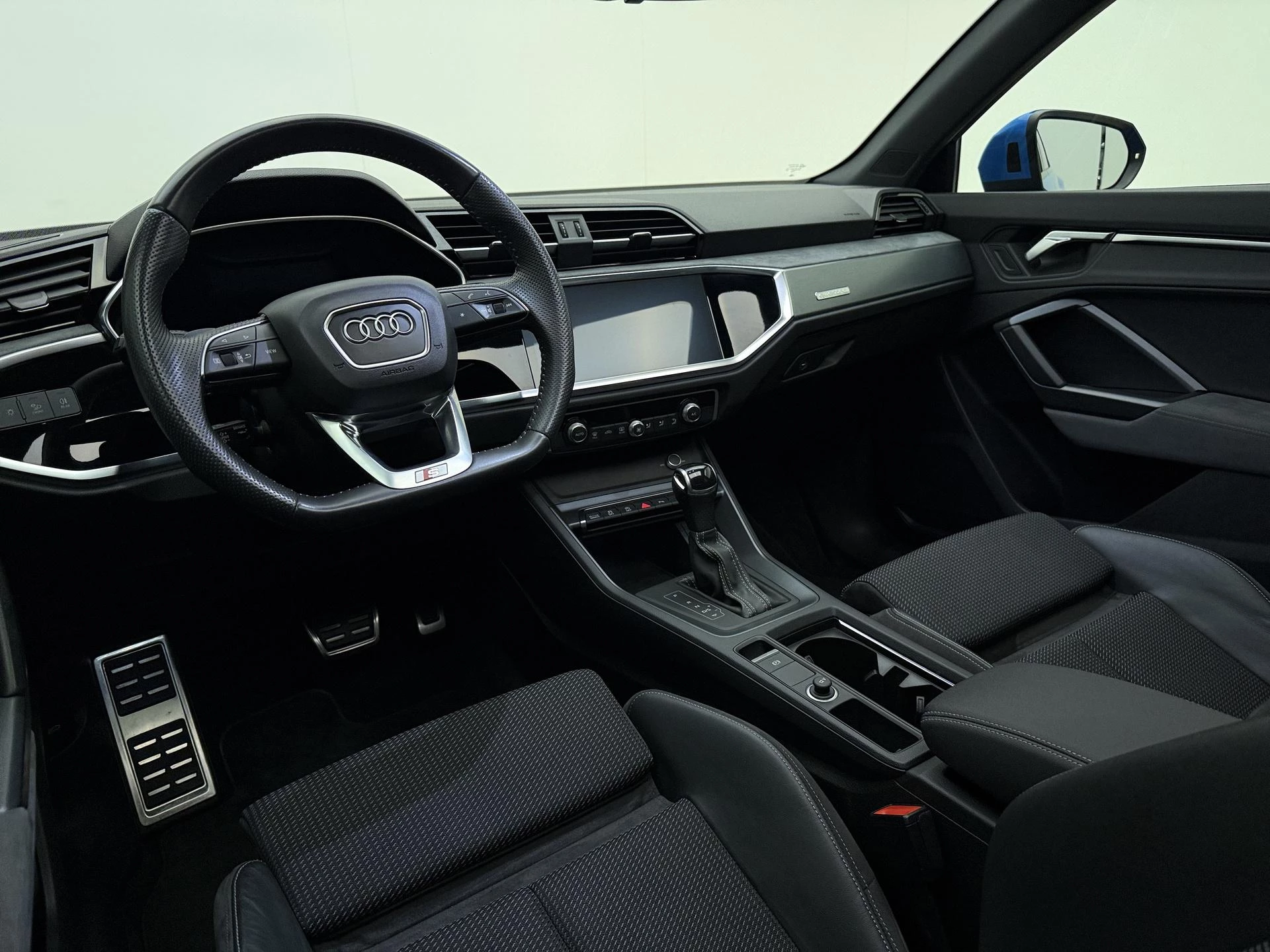 Audi-Q3-image-12