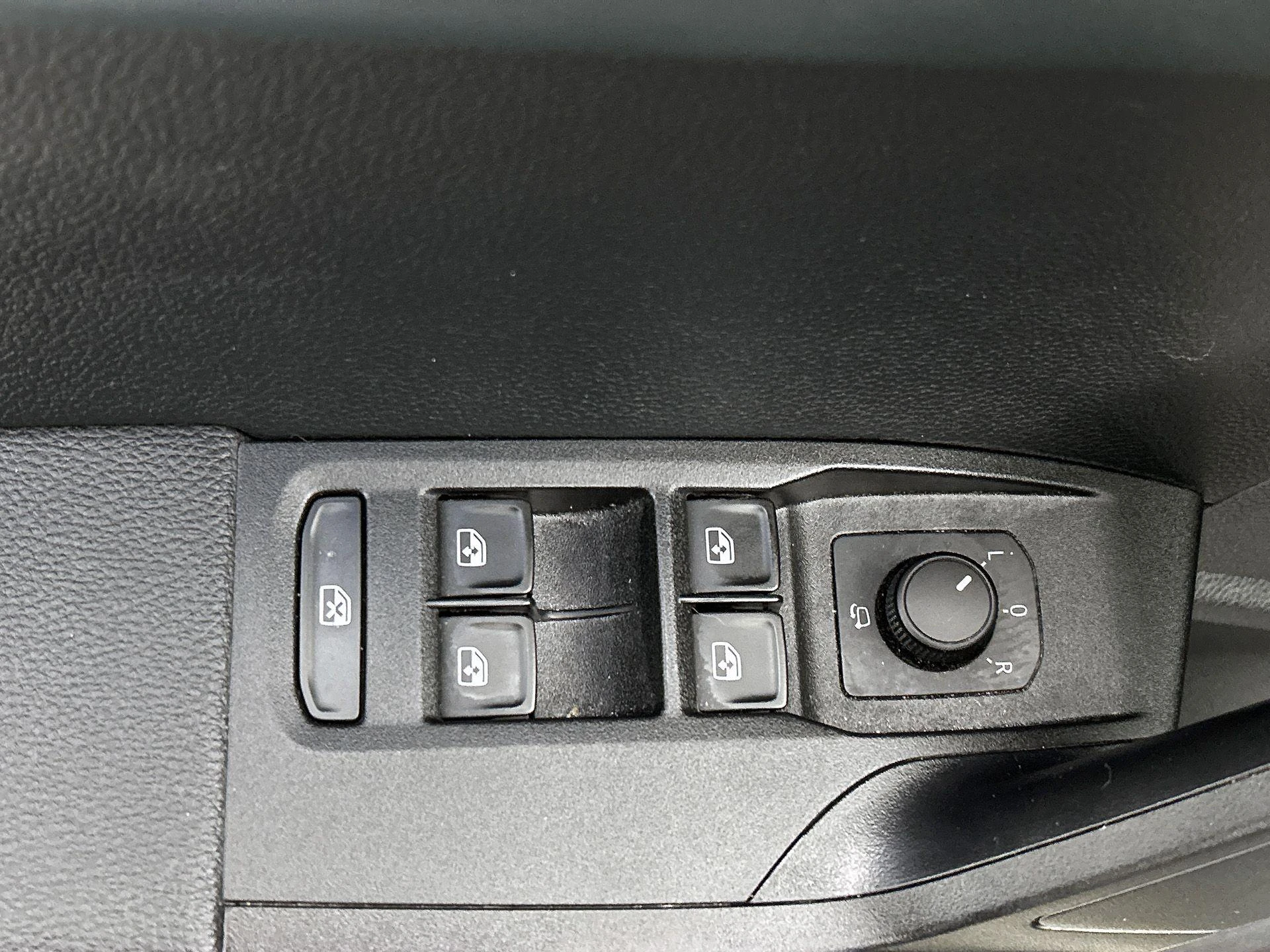 SEAT-Arona-image-31