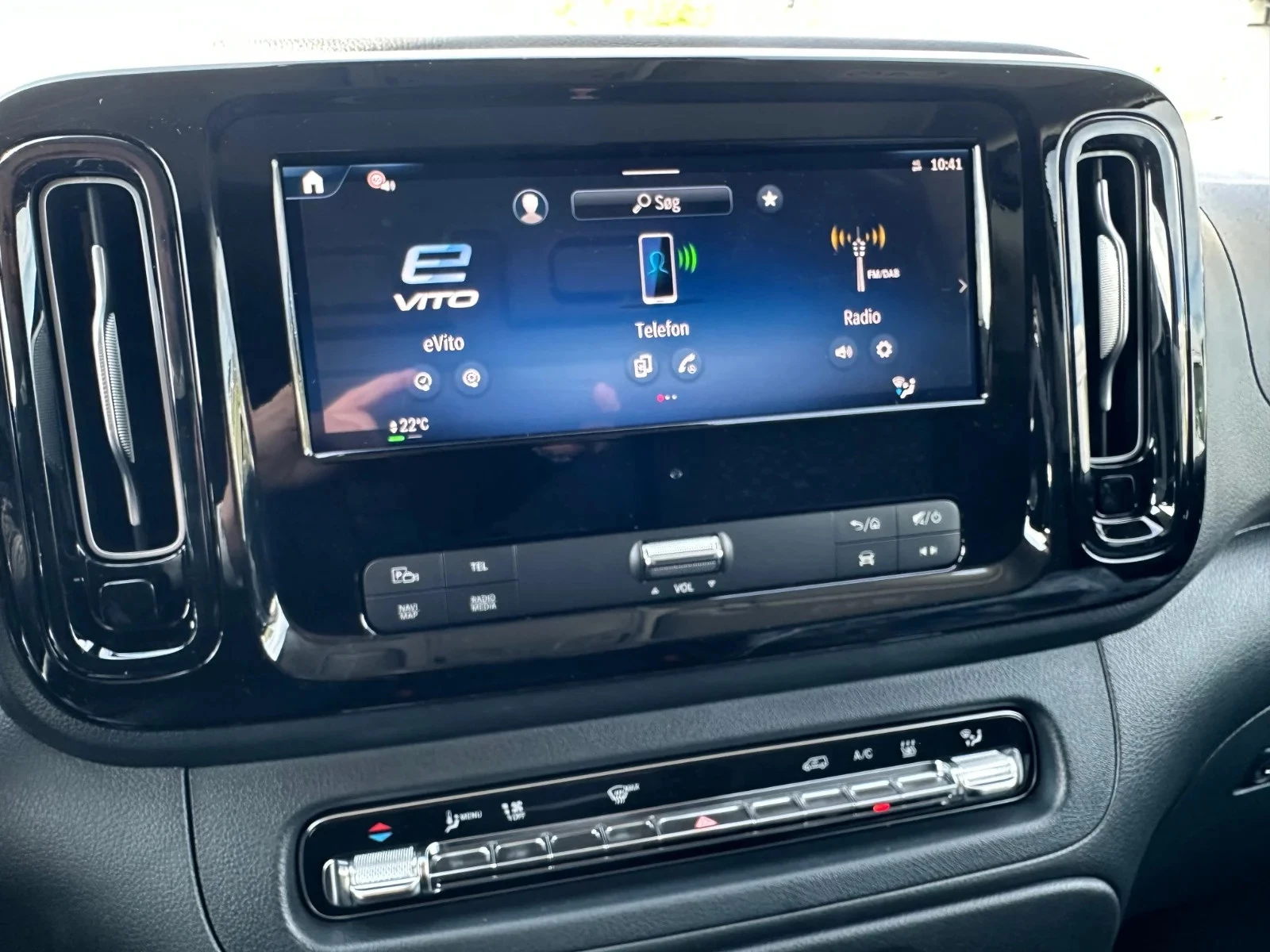 Mercedes-Benz-eVito-image-8