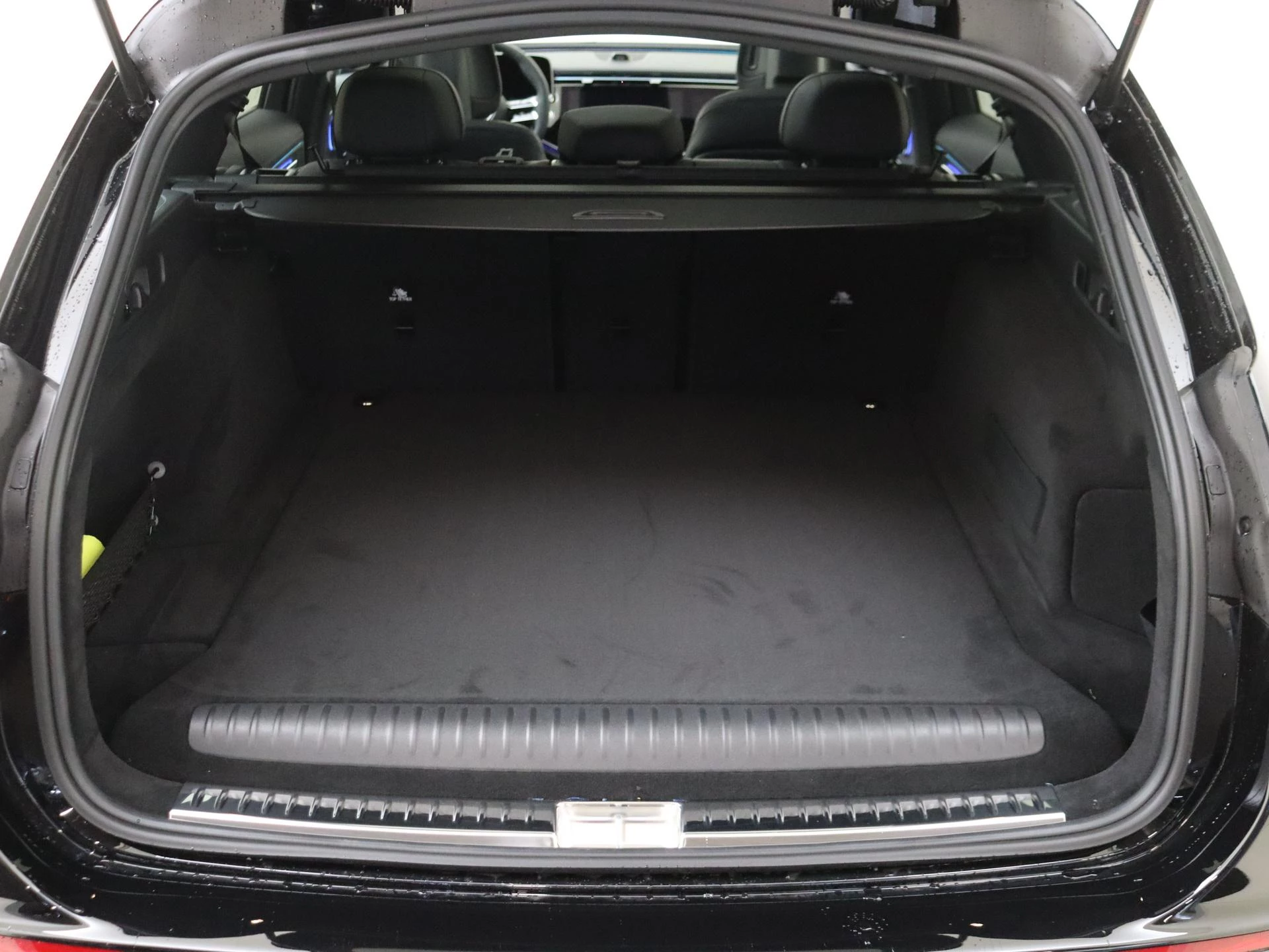 Mercedes-Benz-E-Klasse-image-32