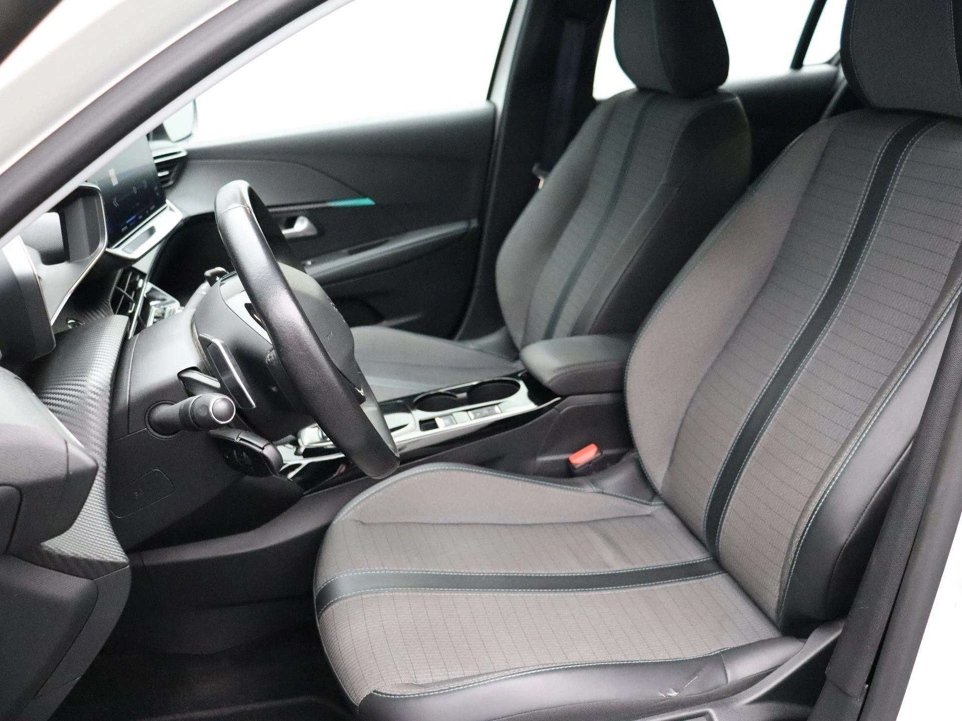 Peugeot-208-image-10
