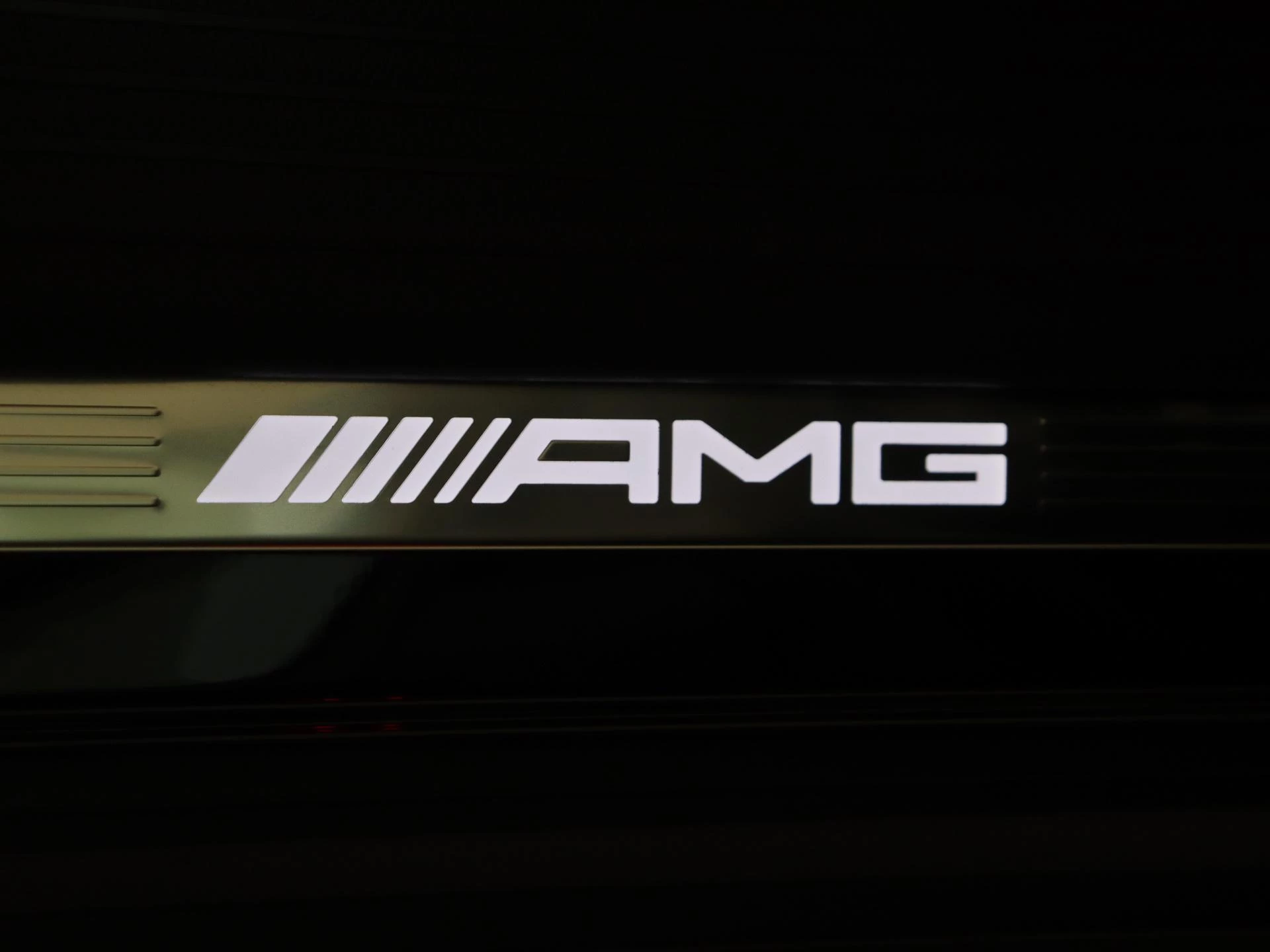 Mercedes-Benz-GLE-image-16