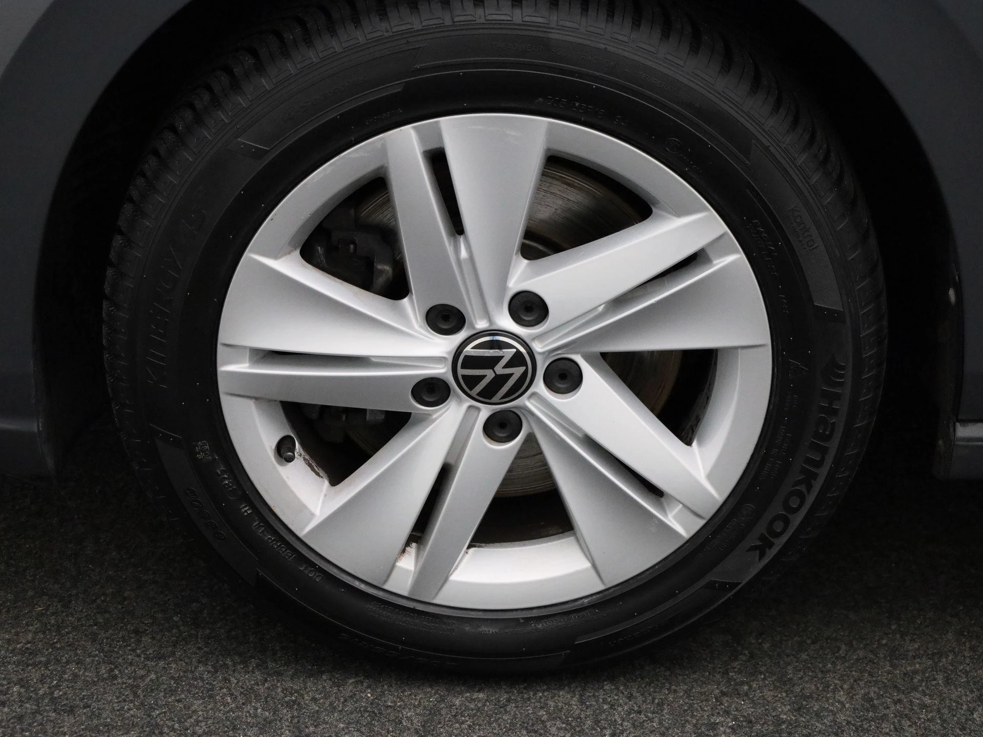 Volkswagen-Golf-image-13