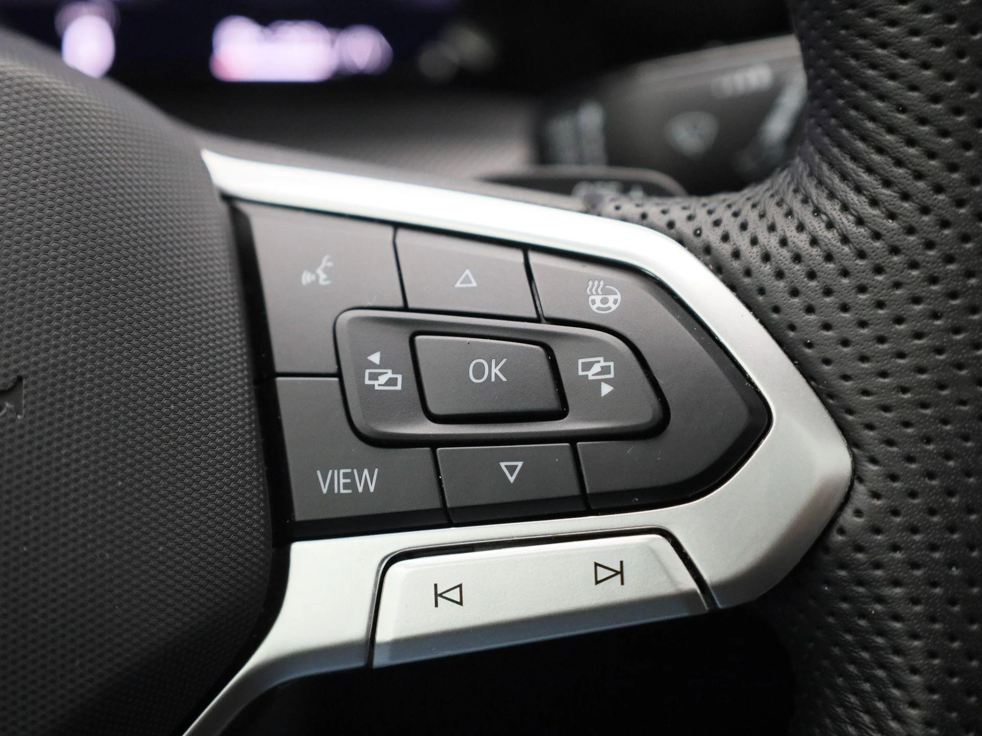 Volkswagen-Golf-image-19