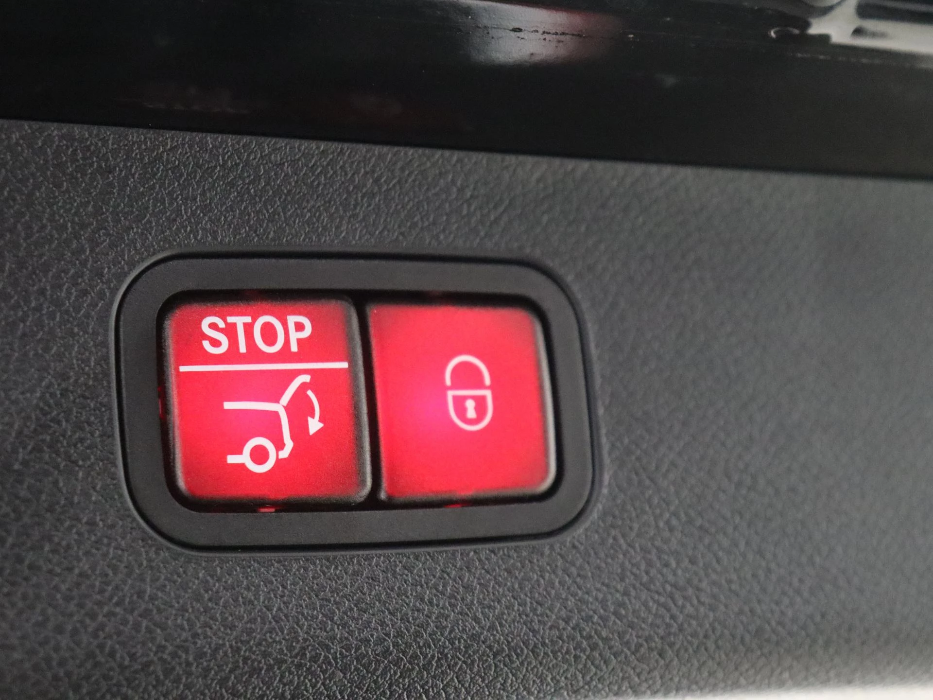 Mercedes-Benz-E-Klasse-image-35