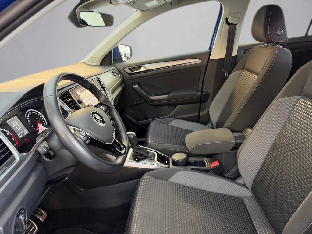 Volkswagen-T-Roc-image-6