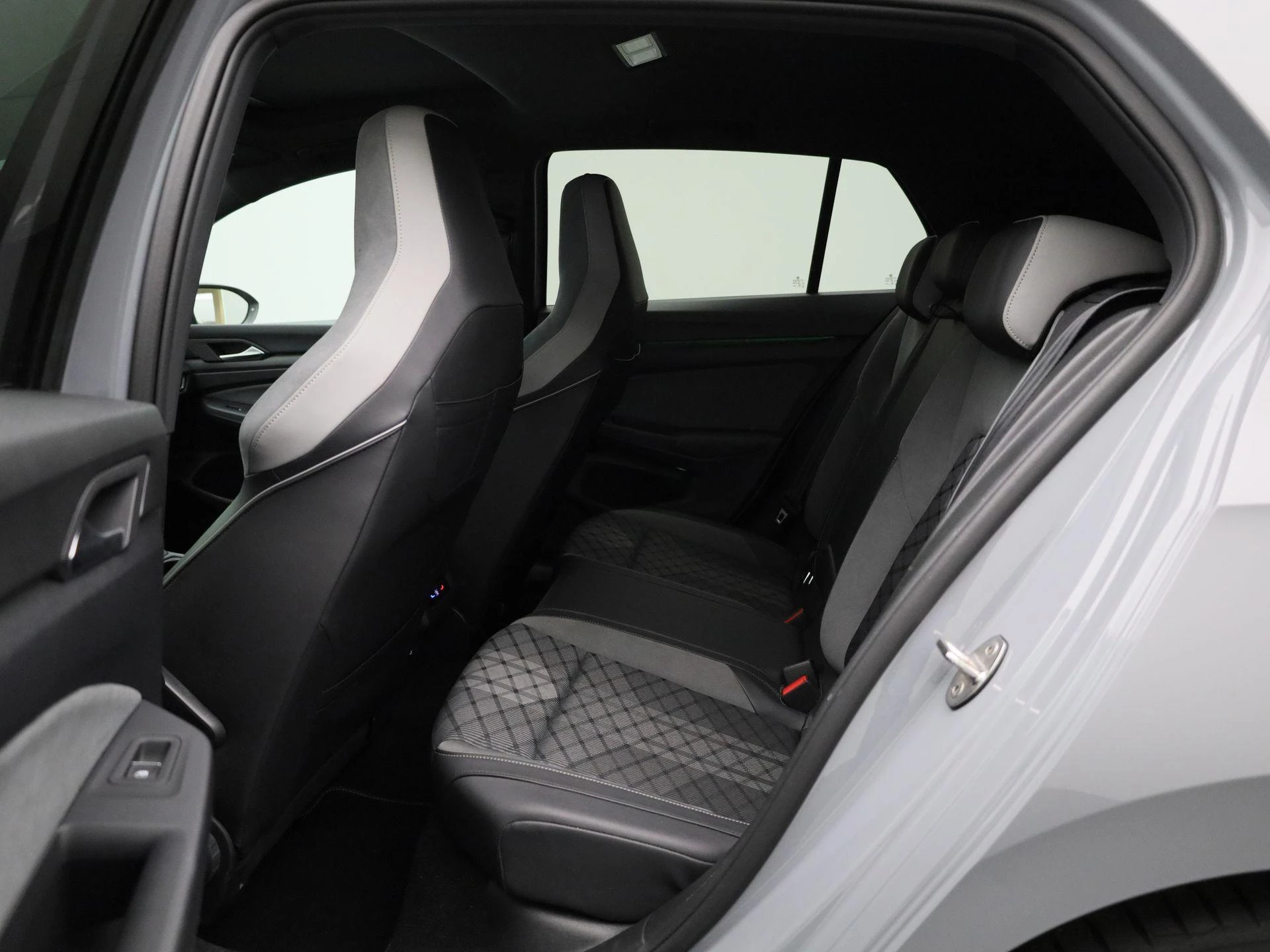 Volkswagen Golf 2.0 TSI R-Line
