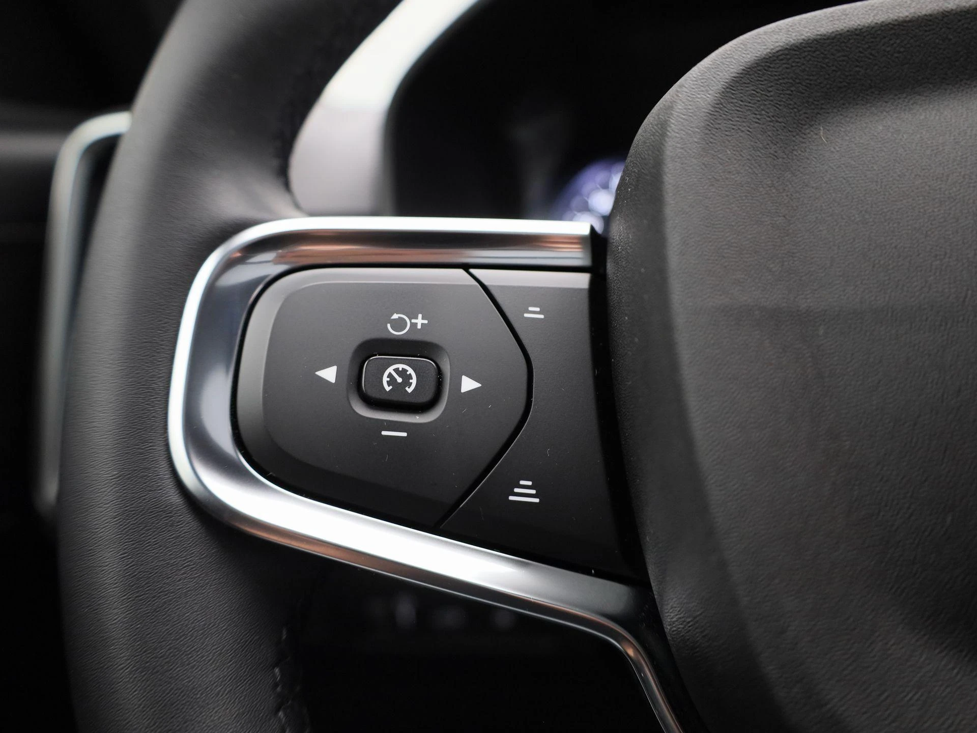 Volvo-XC40-image-19