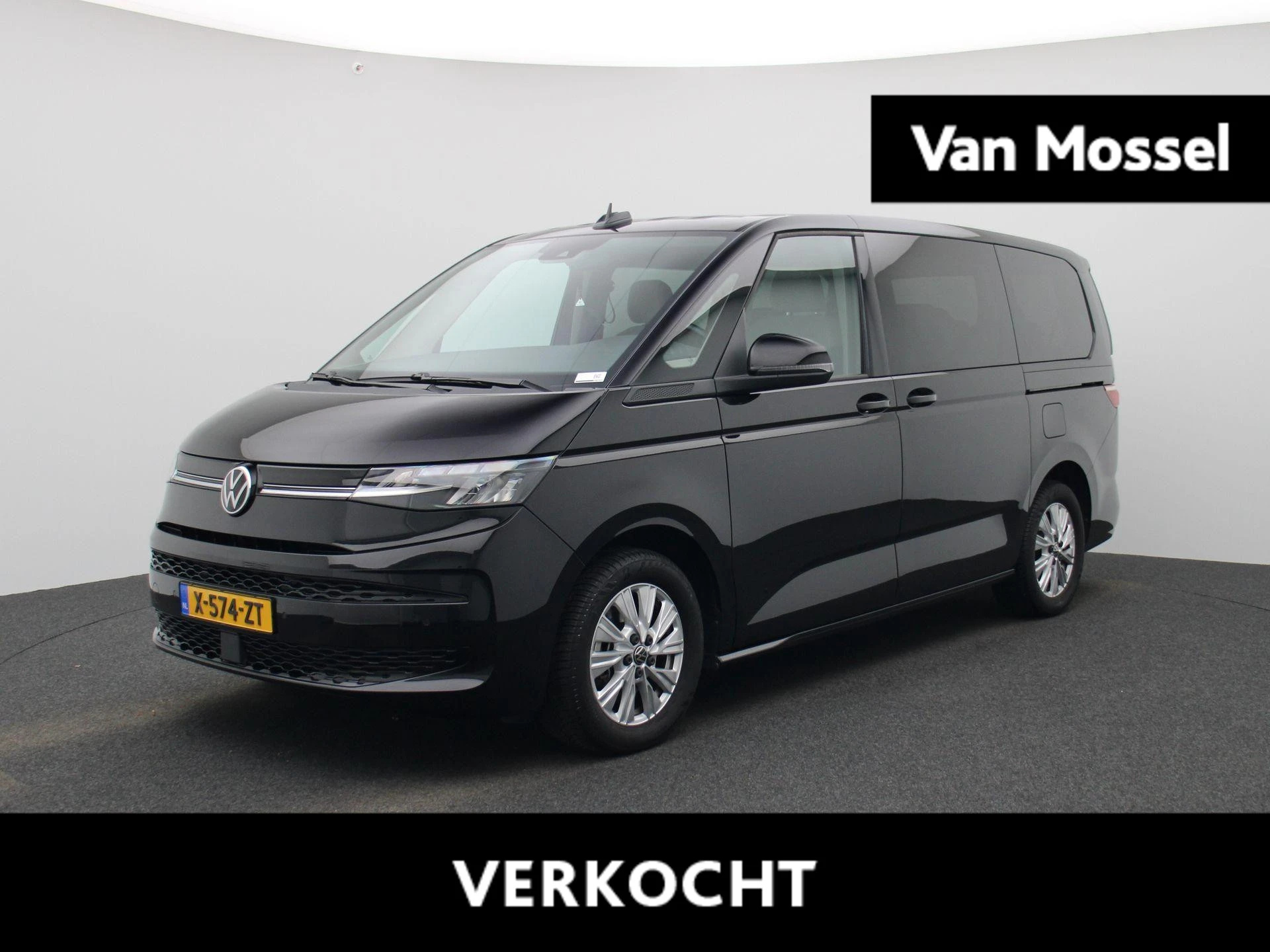 Volkswagen-Multivan-image-0