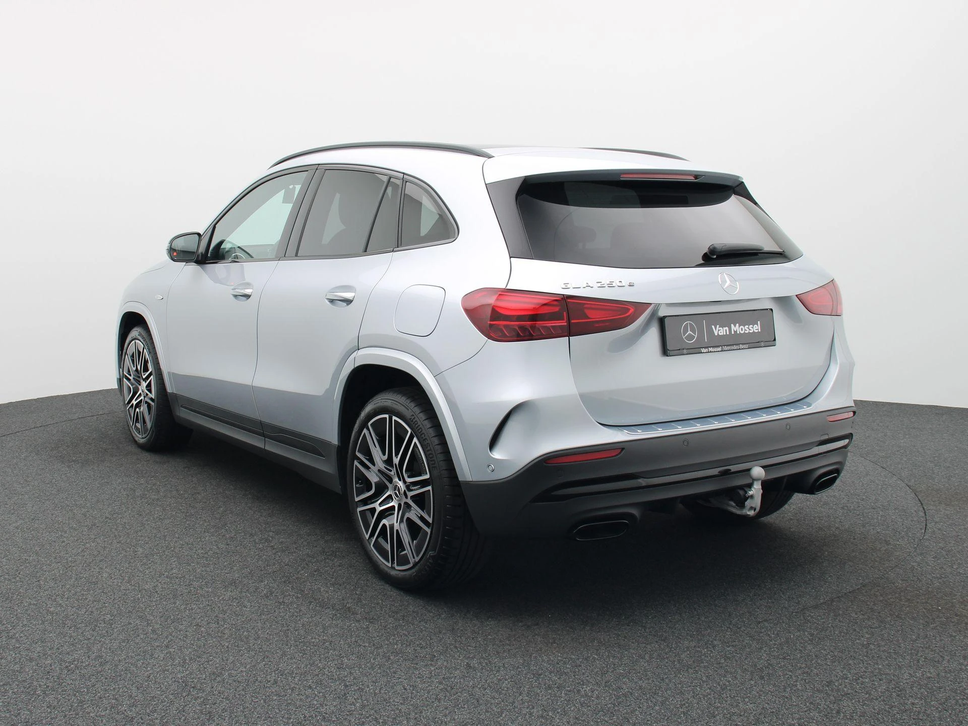 Mercedes-Benz GLA 250 e AMG Line + PREMIUM PLUS PACK + CARPLAY + TREKHAAK +