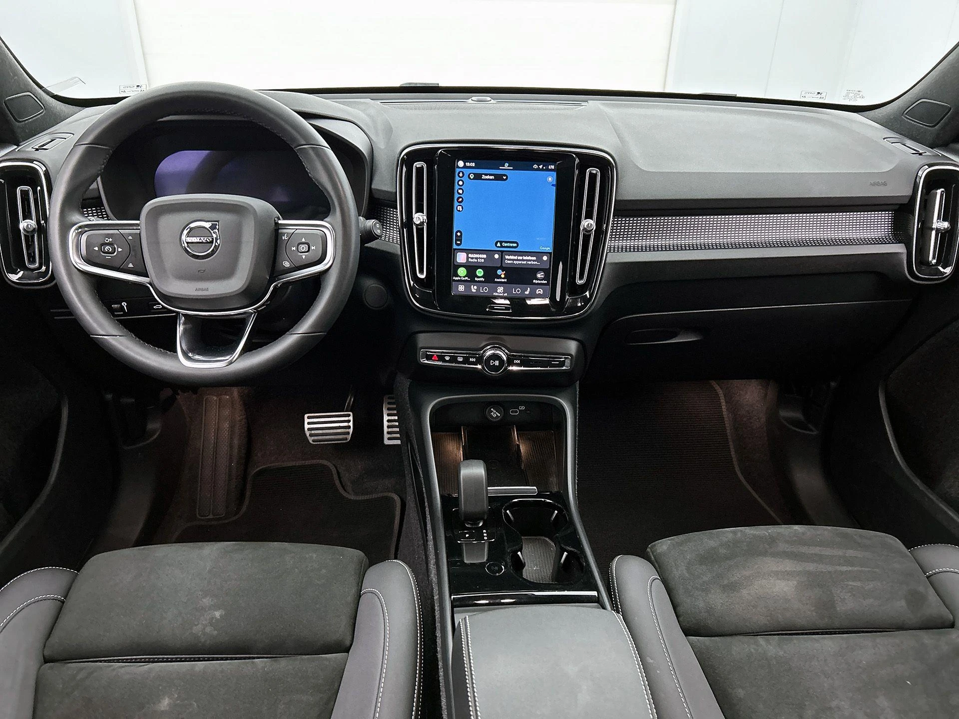 Volvo-XC40-image-24
