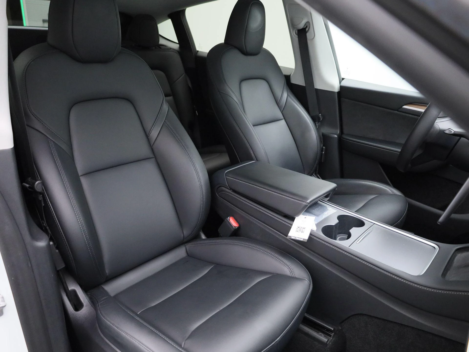 Tesla-Model Y-image-43