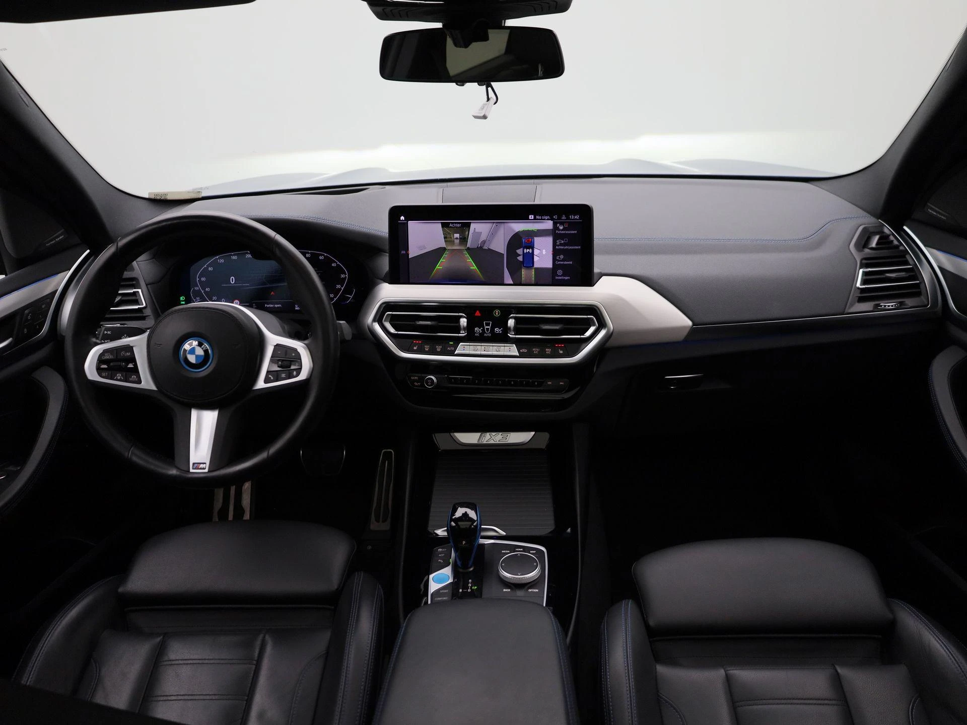 BMW-iX3-image-44