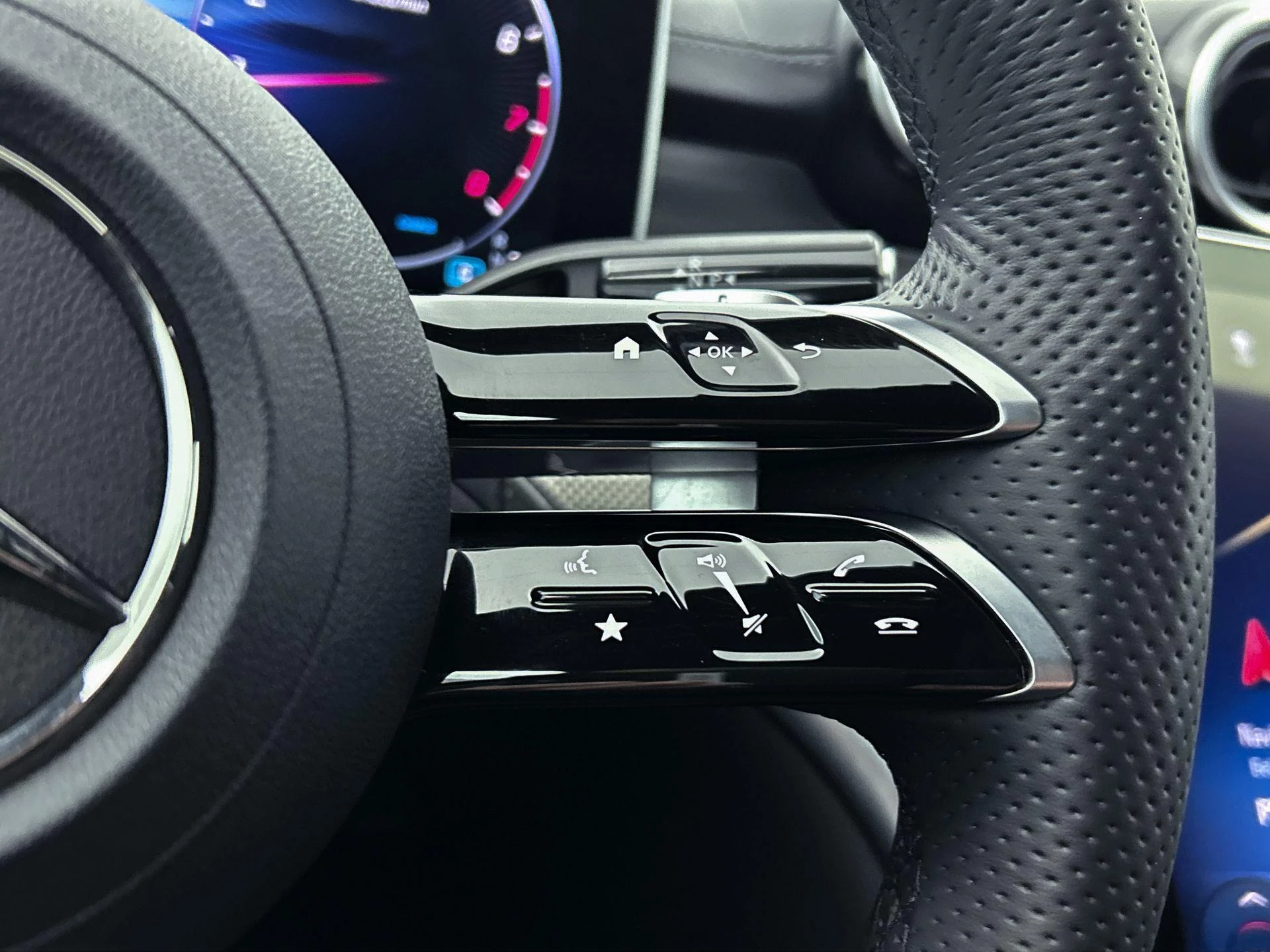 Mercedes-Benz-C-Klasse-image-16