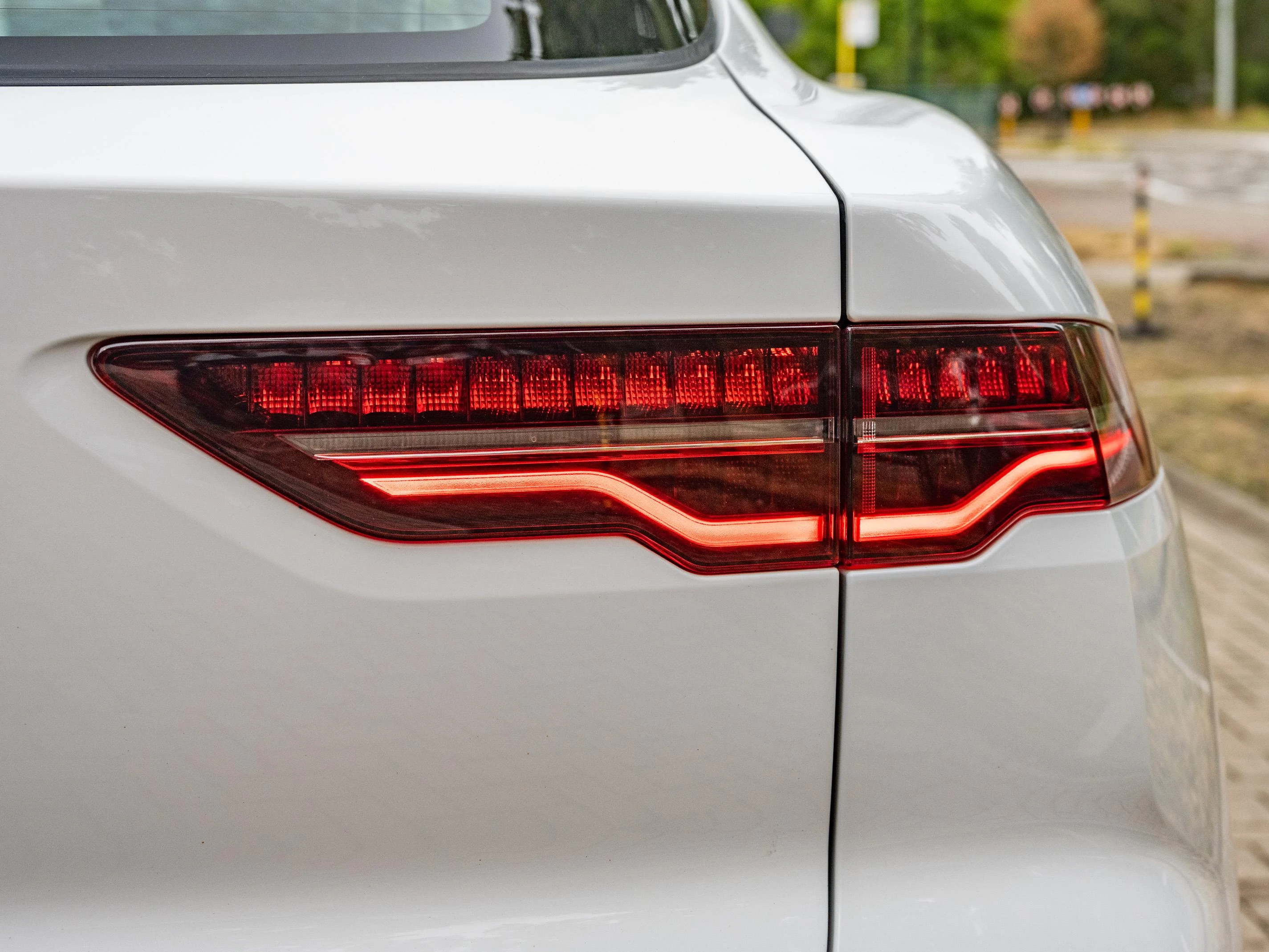 Jaguar-I-PACE-image-25