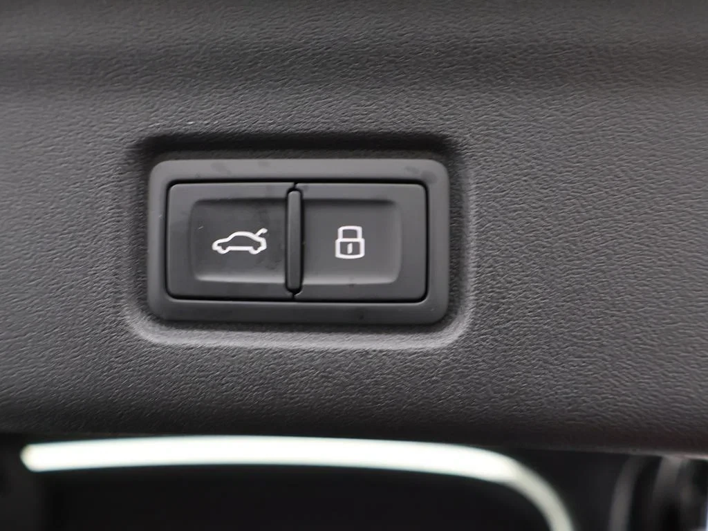 Audi-Q6 e-tron-image-18