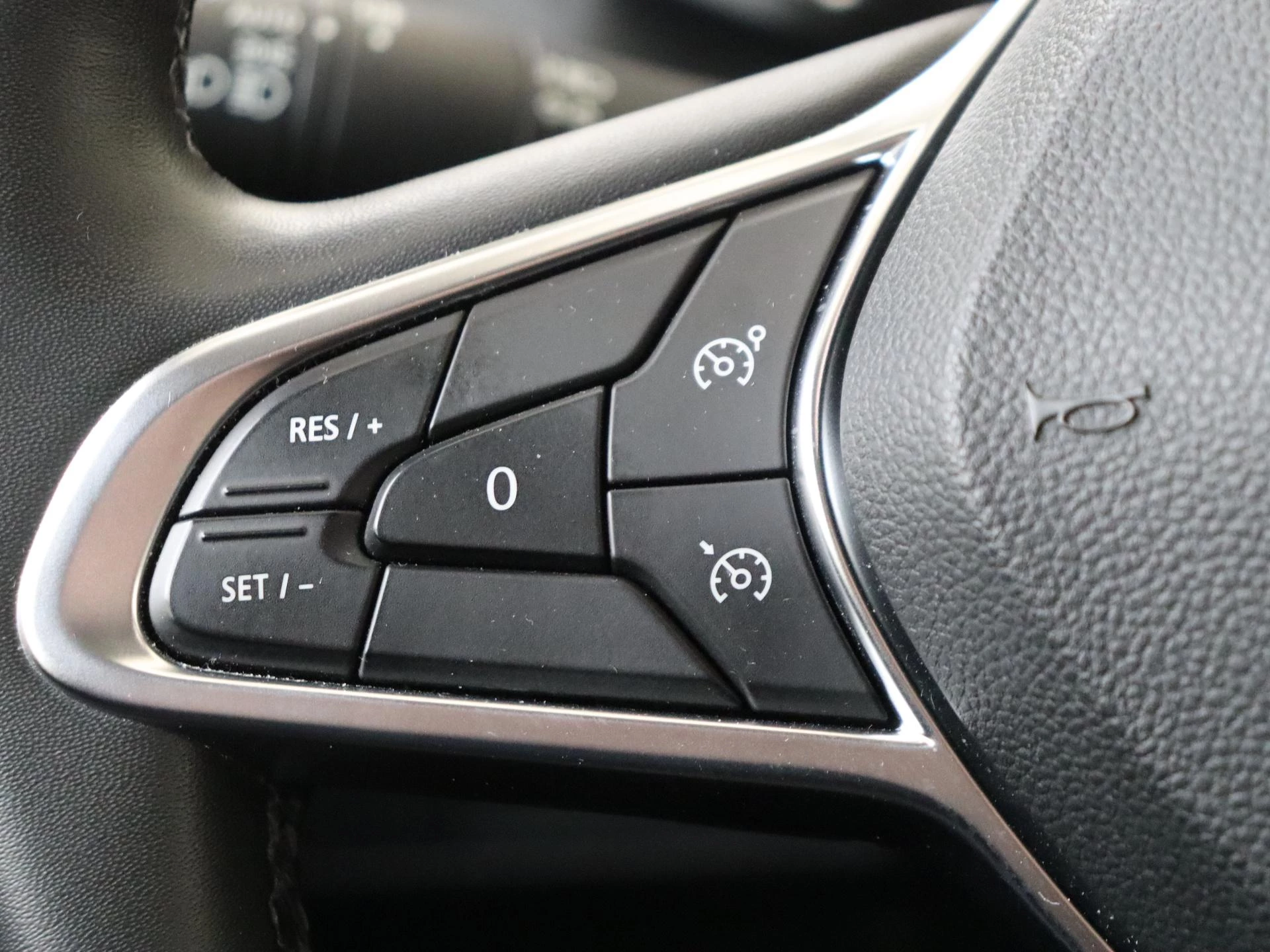 Renault-Captur-image-12