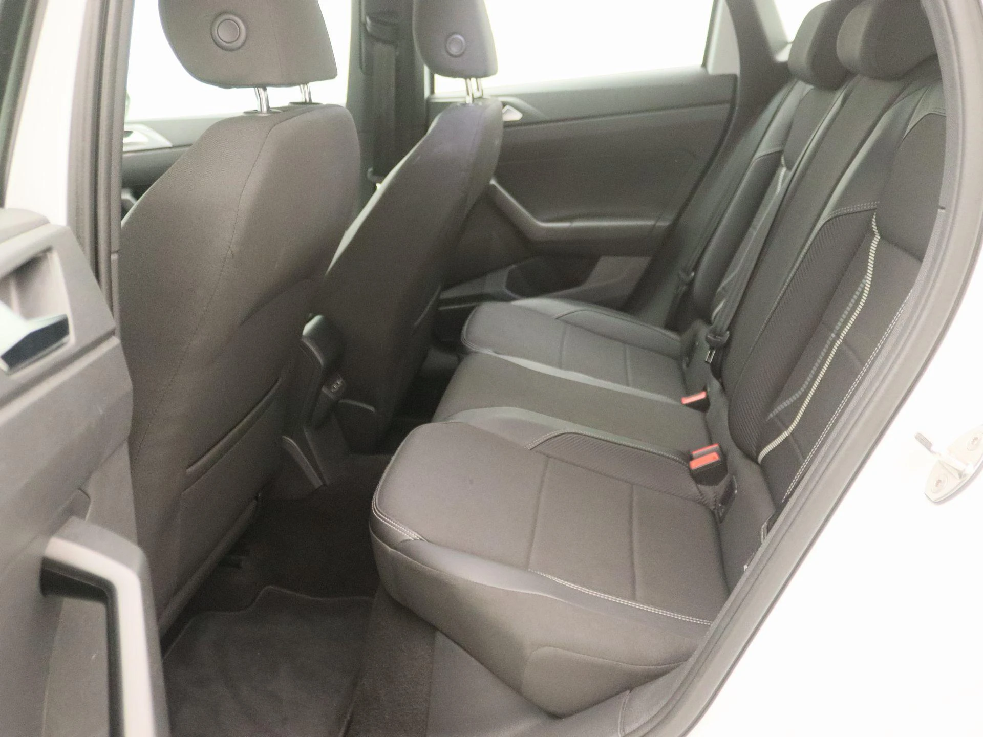 Volkswagen-Polo-image-12