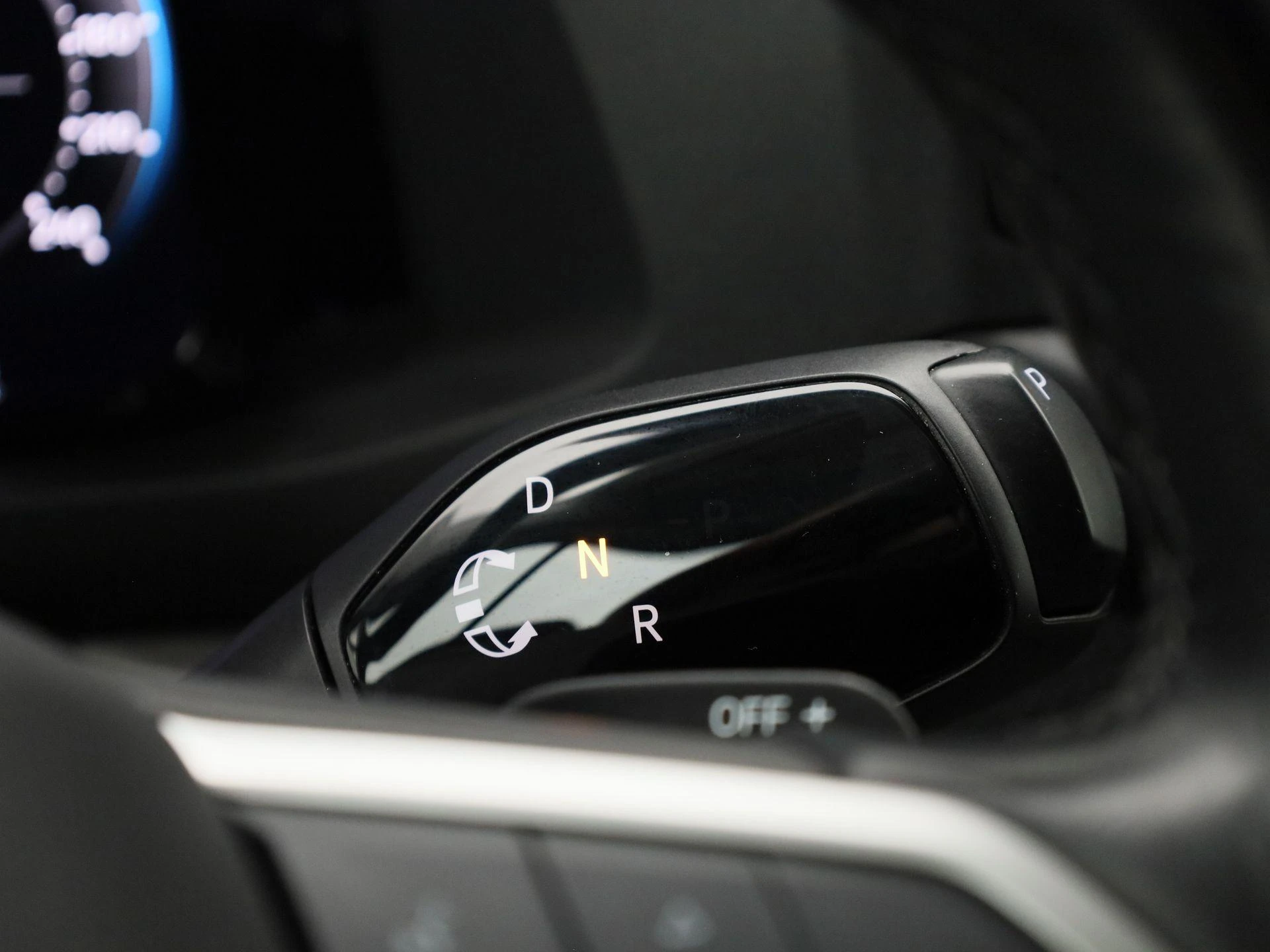 Volkswagen-Crafter-image-9