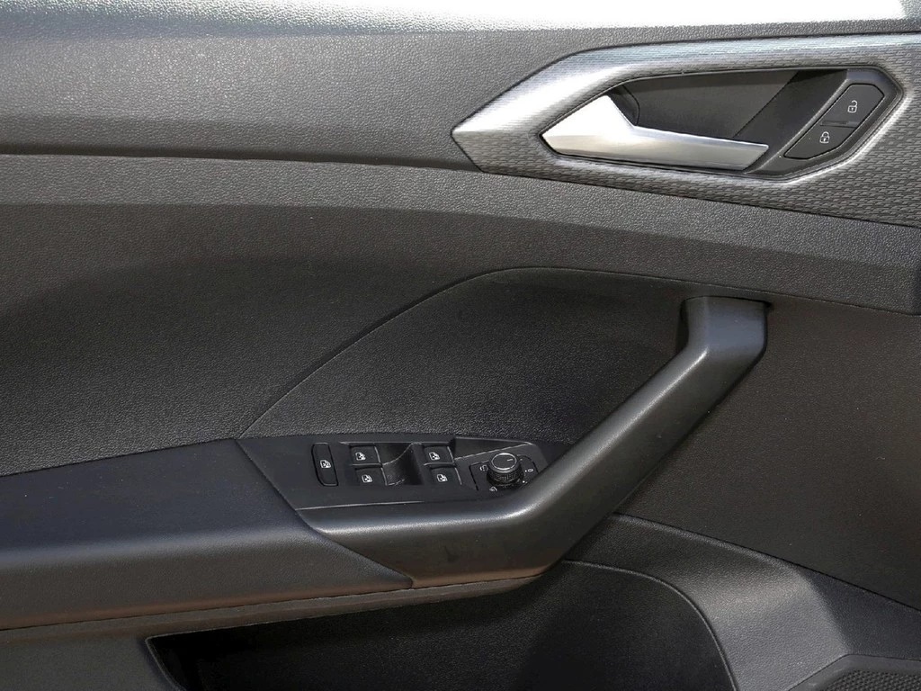 Volkswagen-T-Cross-image-16